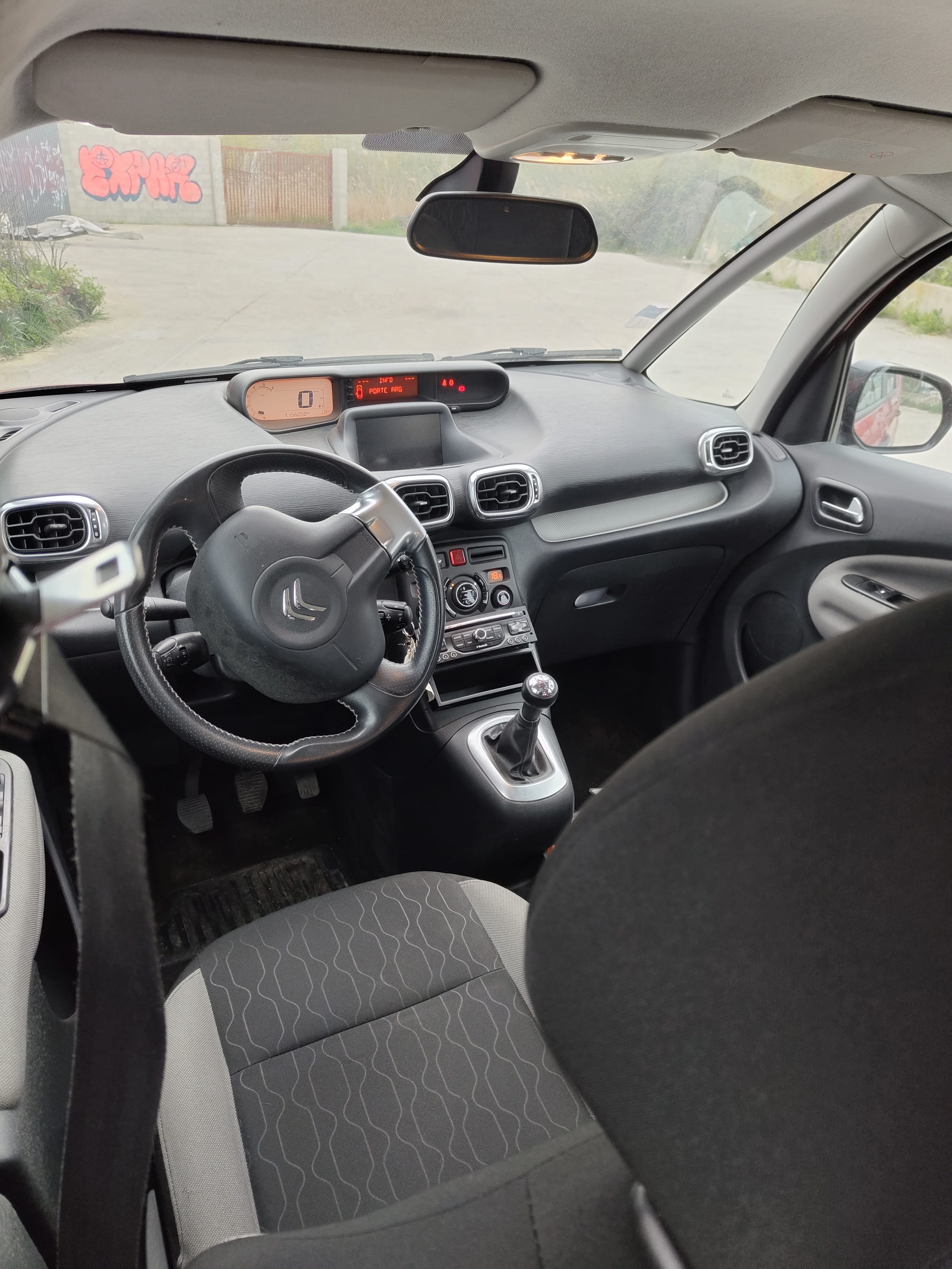 Citroen C3 Picasso avec Siège bébé