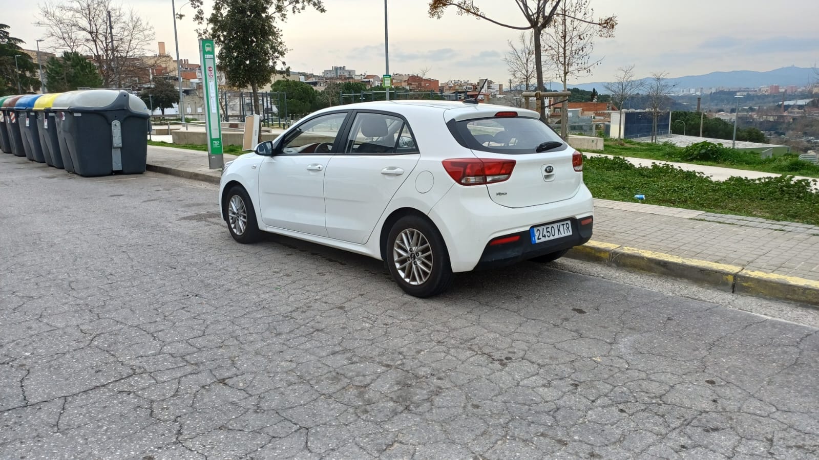 Kia Rio con Audio Bluetooth