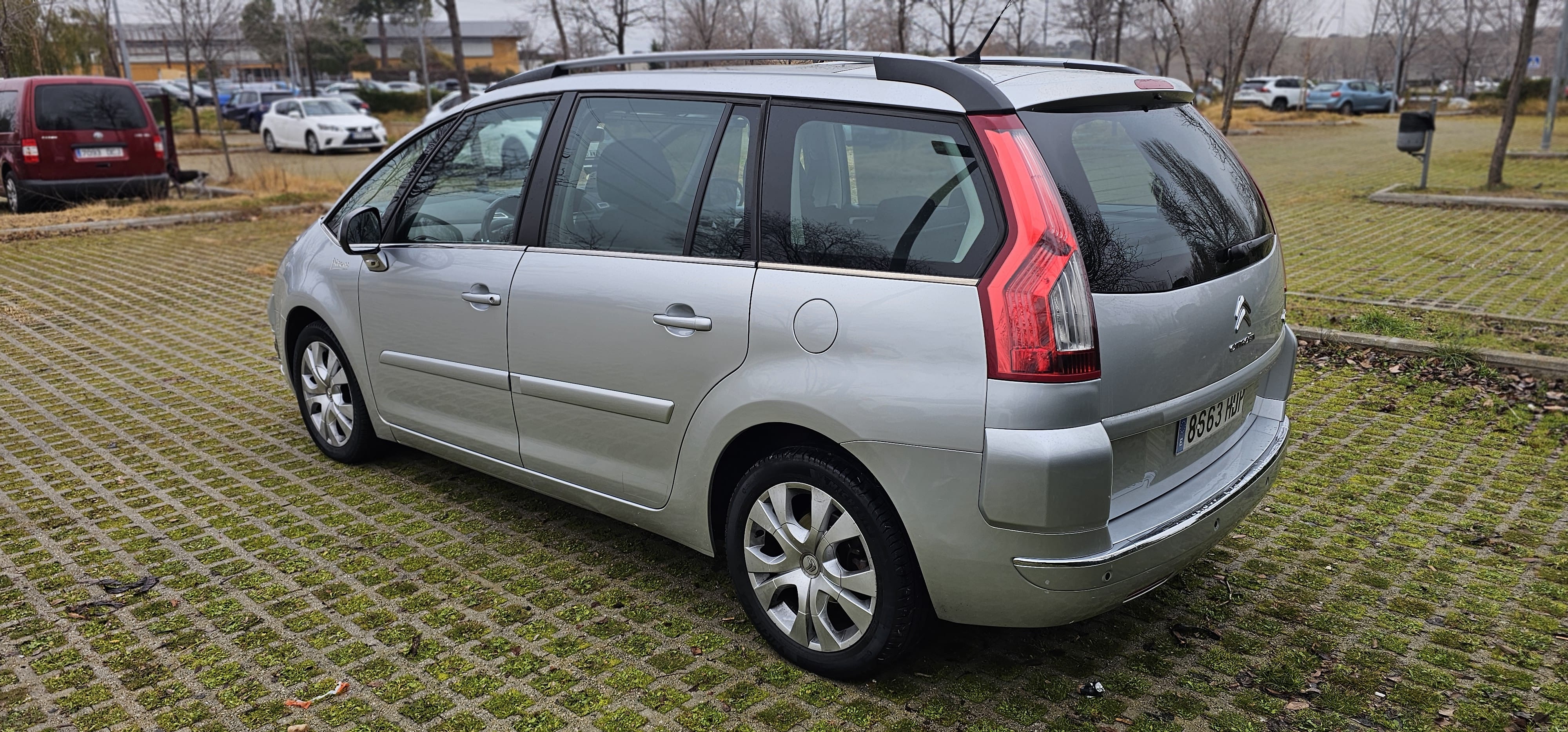 Citroen C4 Grand Picasso con Silla infantil