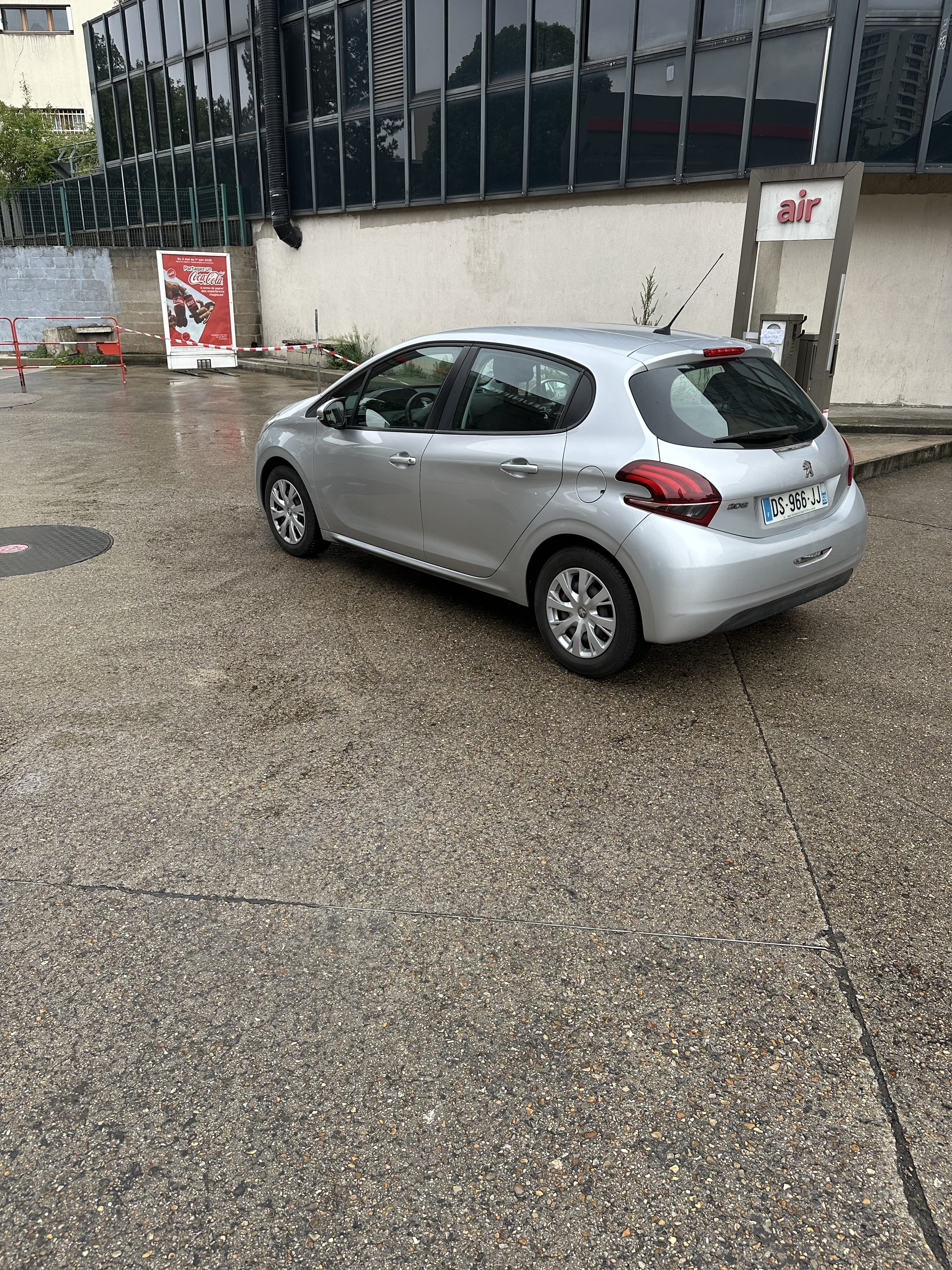 Peugeot 208 avec GPS