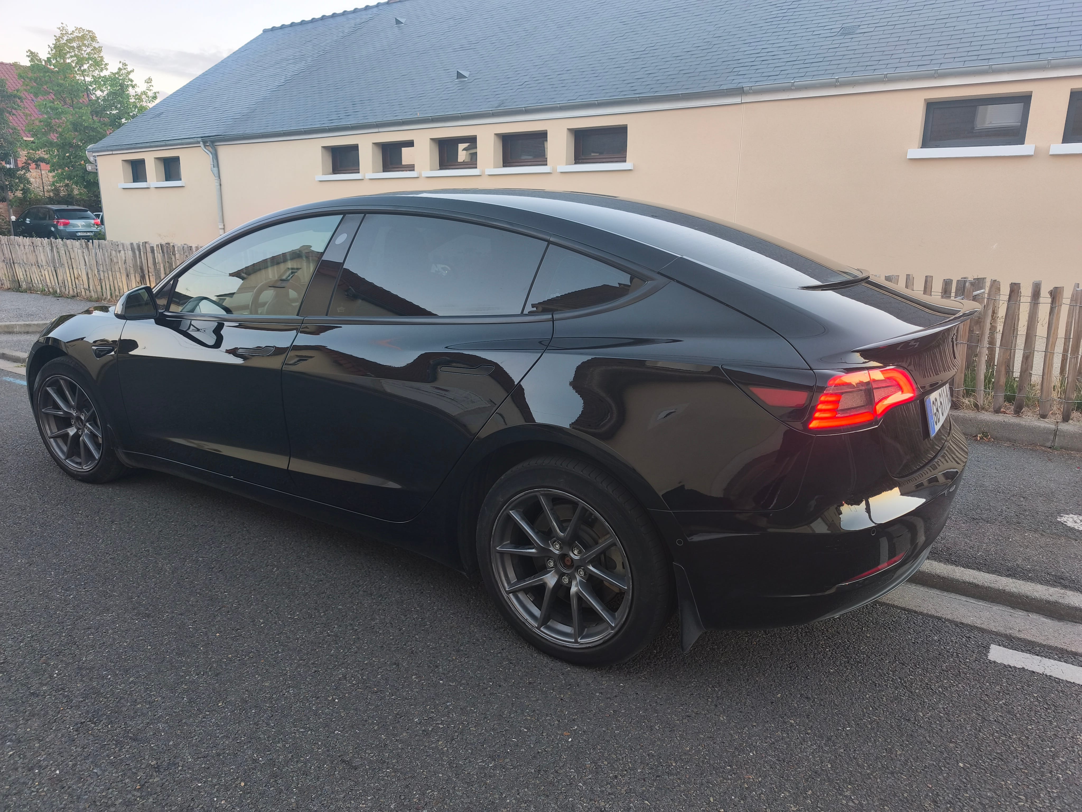 Tesla Model 3 Long Range avec Climatisation