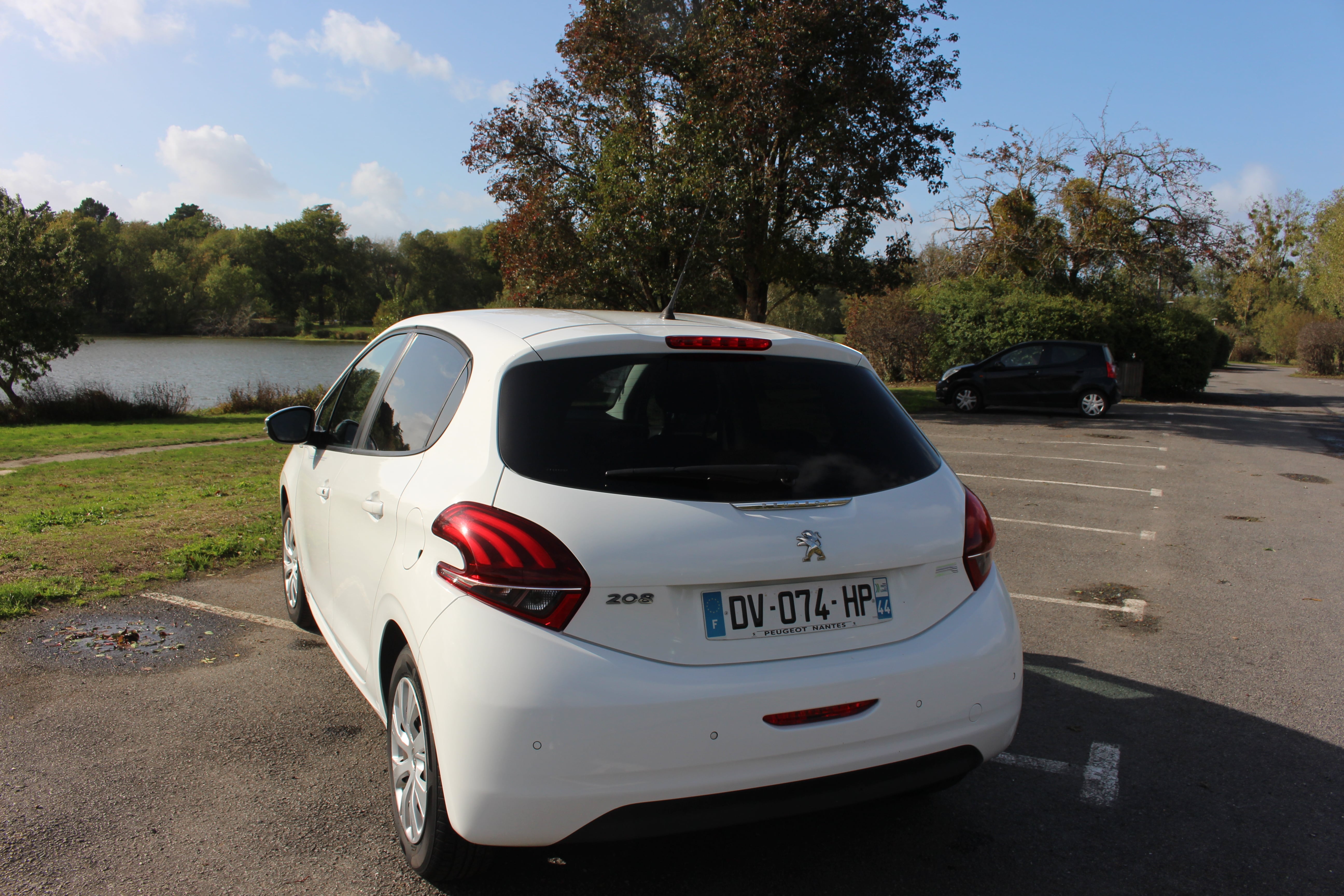 Peugeot 208, 2015, Essence 95