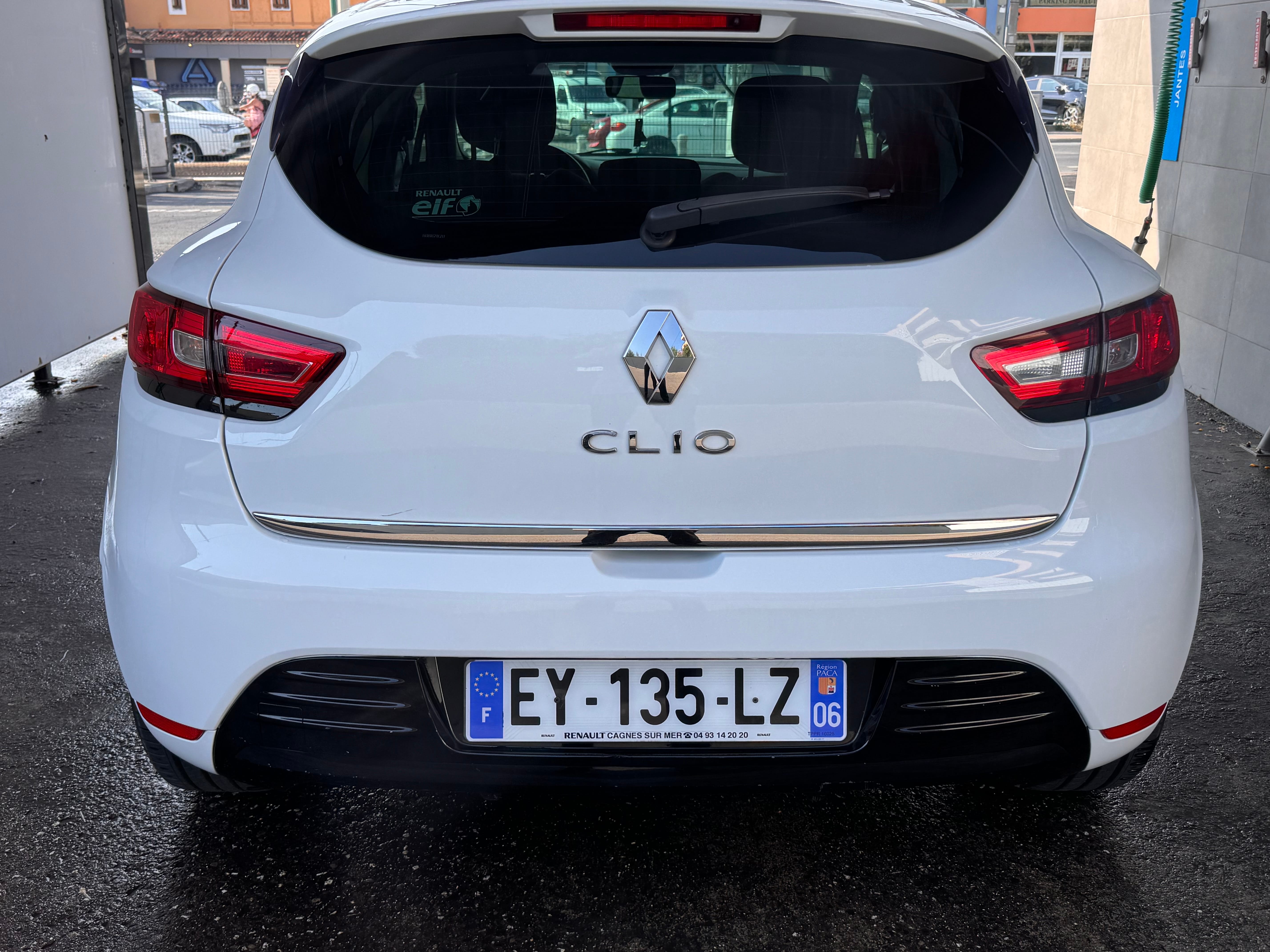 Renault Clio avec Siège bébé