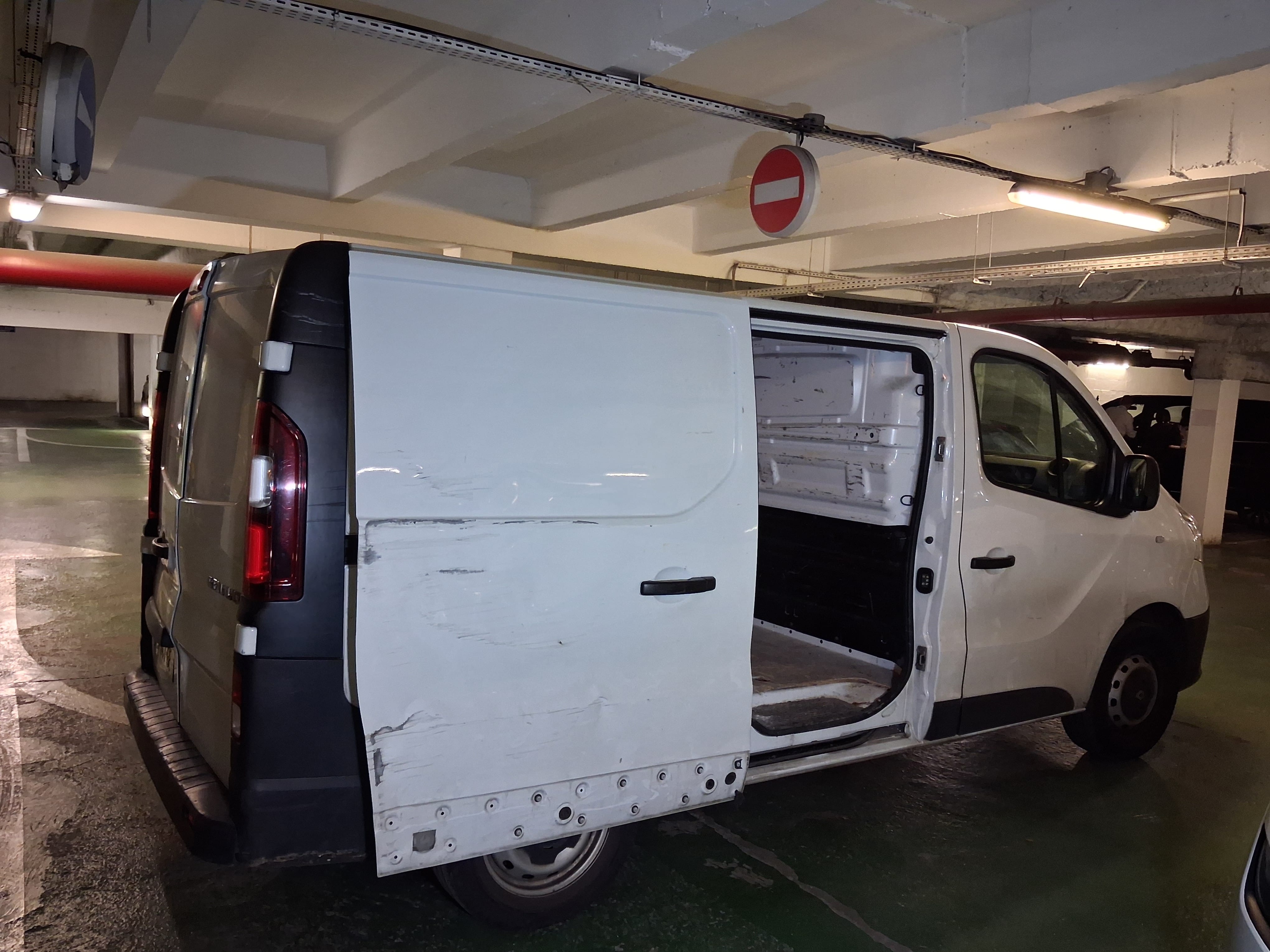 Renault Trafic ER747 avec Entrée audio / iPod