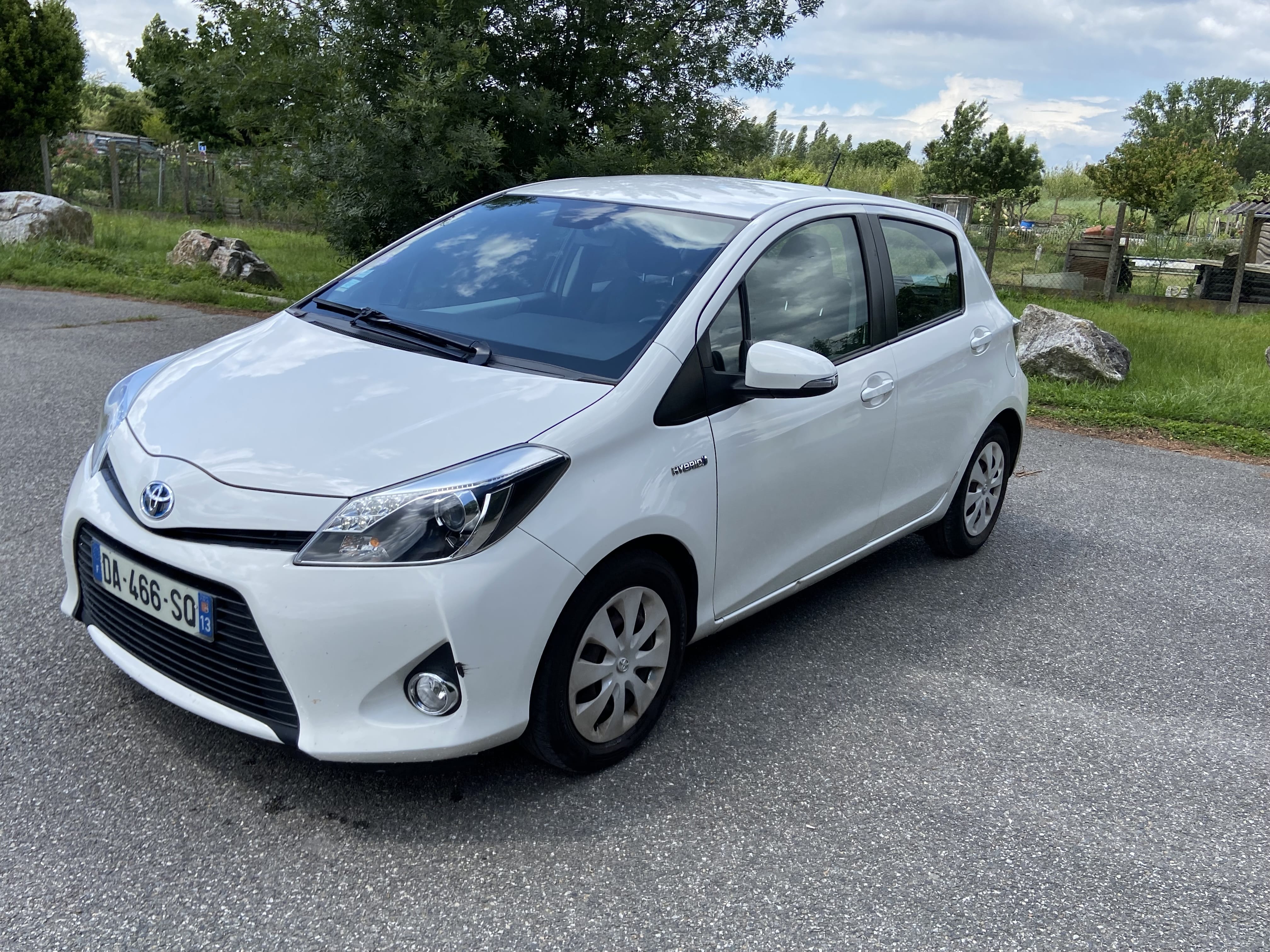 Toyota Yaris Hybride DA466SQ, 2013, Essence 95 / Électrique (hybride), automatique
