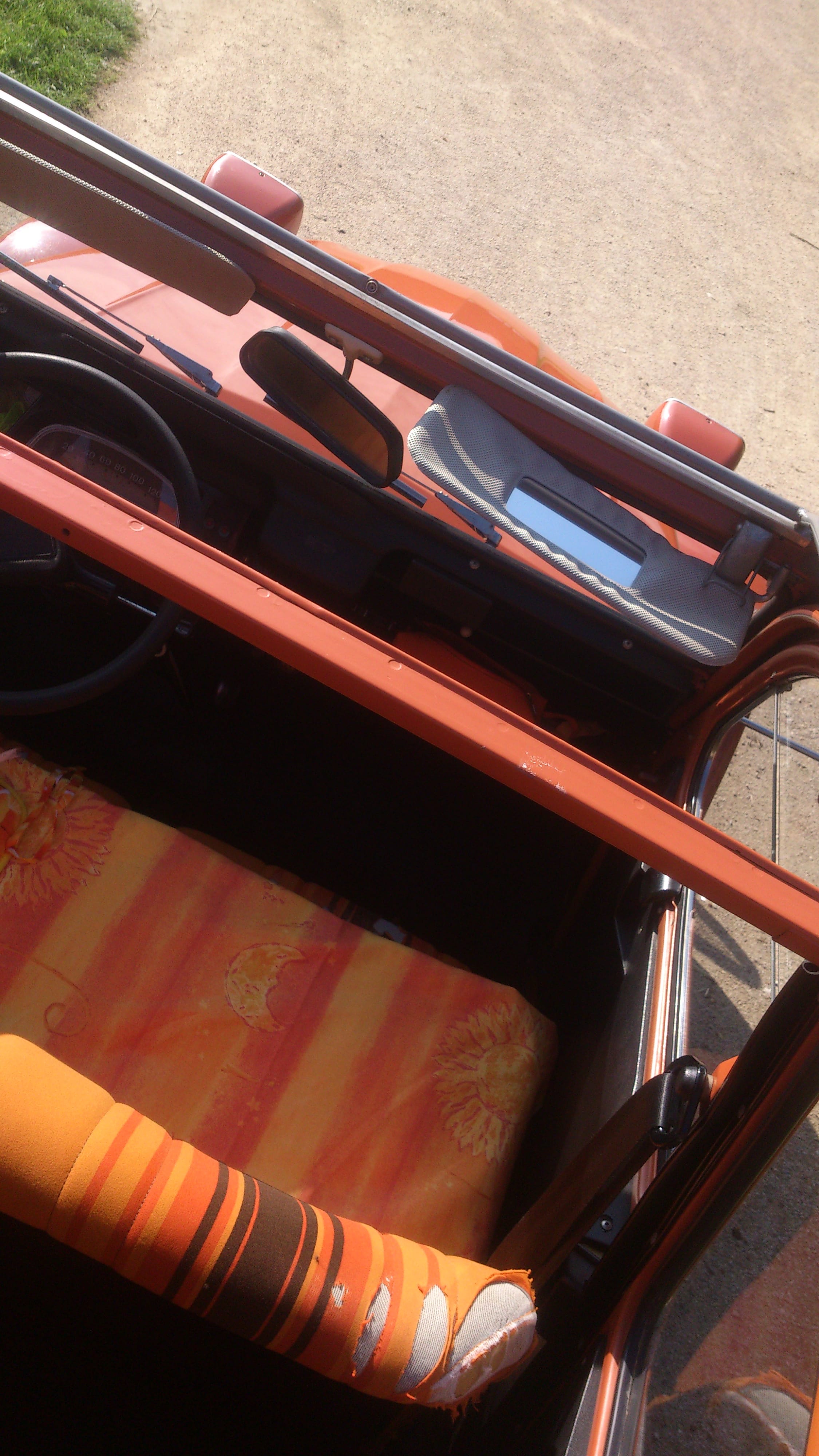 Citroen 2CV club mandarine