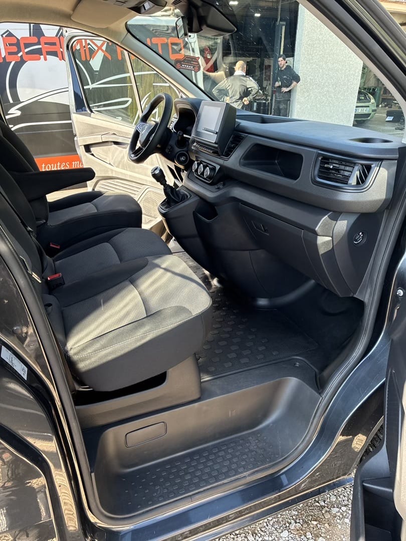 Renault Trafic Passenger, 2023, Diesel, 9 places et plus