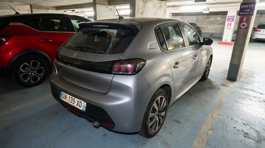 Peugeot 208 with GPS