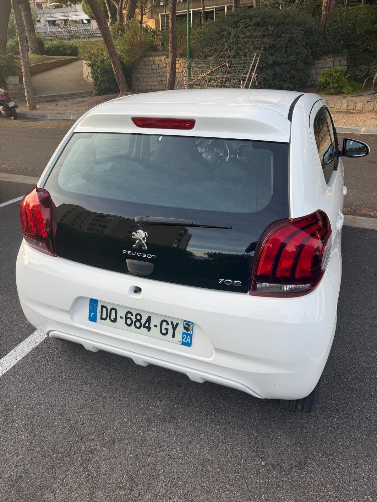 Peugeot 108 Essence mit Apple CarPlay