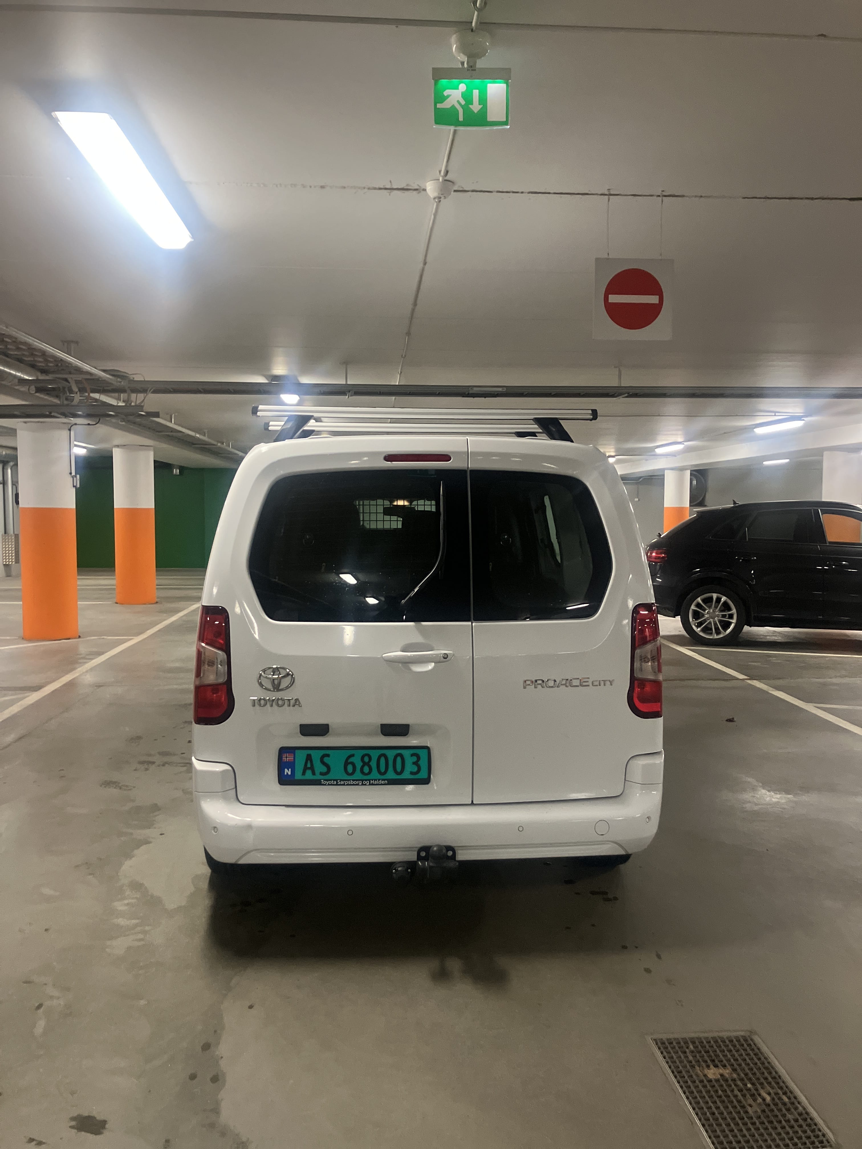 Toyota Proace City 1.5 D-4D (BlueHDi) – 130 hk, automatgir, cruise control, Apple CarPlay/Android Auto med Apple CarPlay