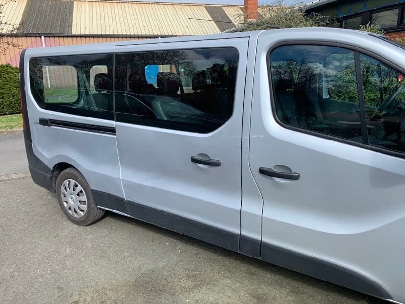 Opel Vivaro Combi avec Climatisation
