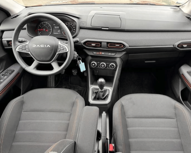 Dacia Sandero Expression med Babysete