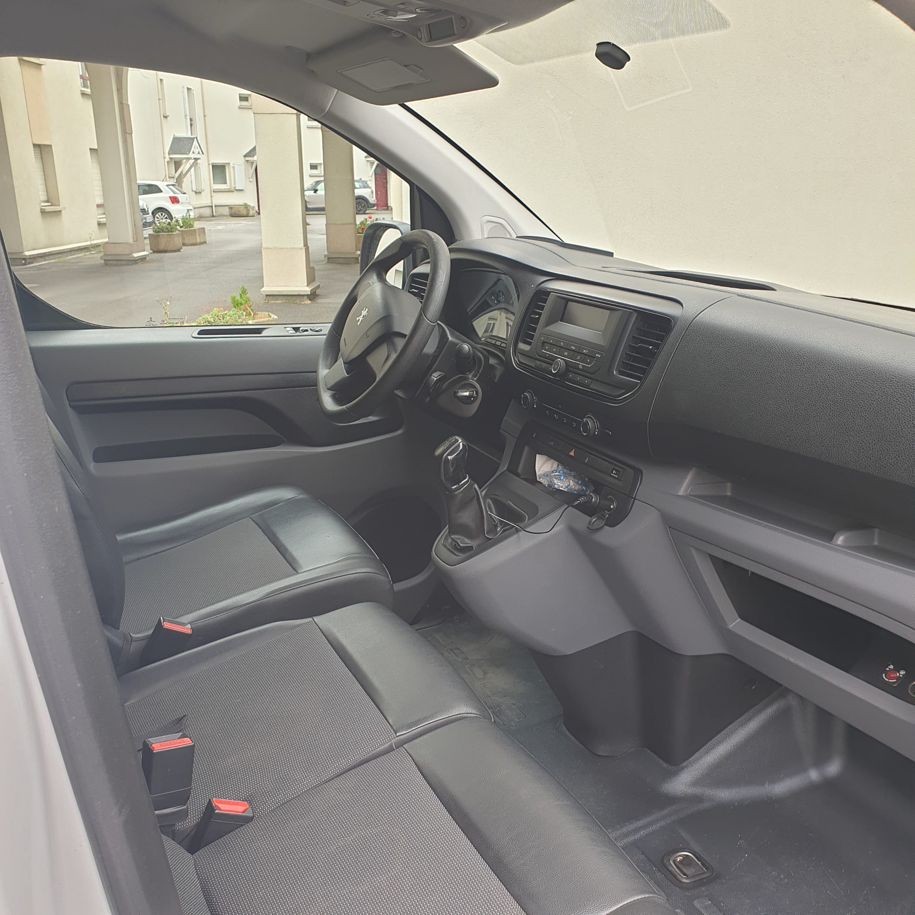 Peugeot Expert avec Entrée audio / iPod