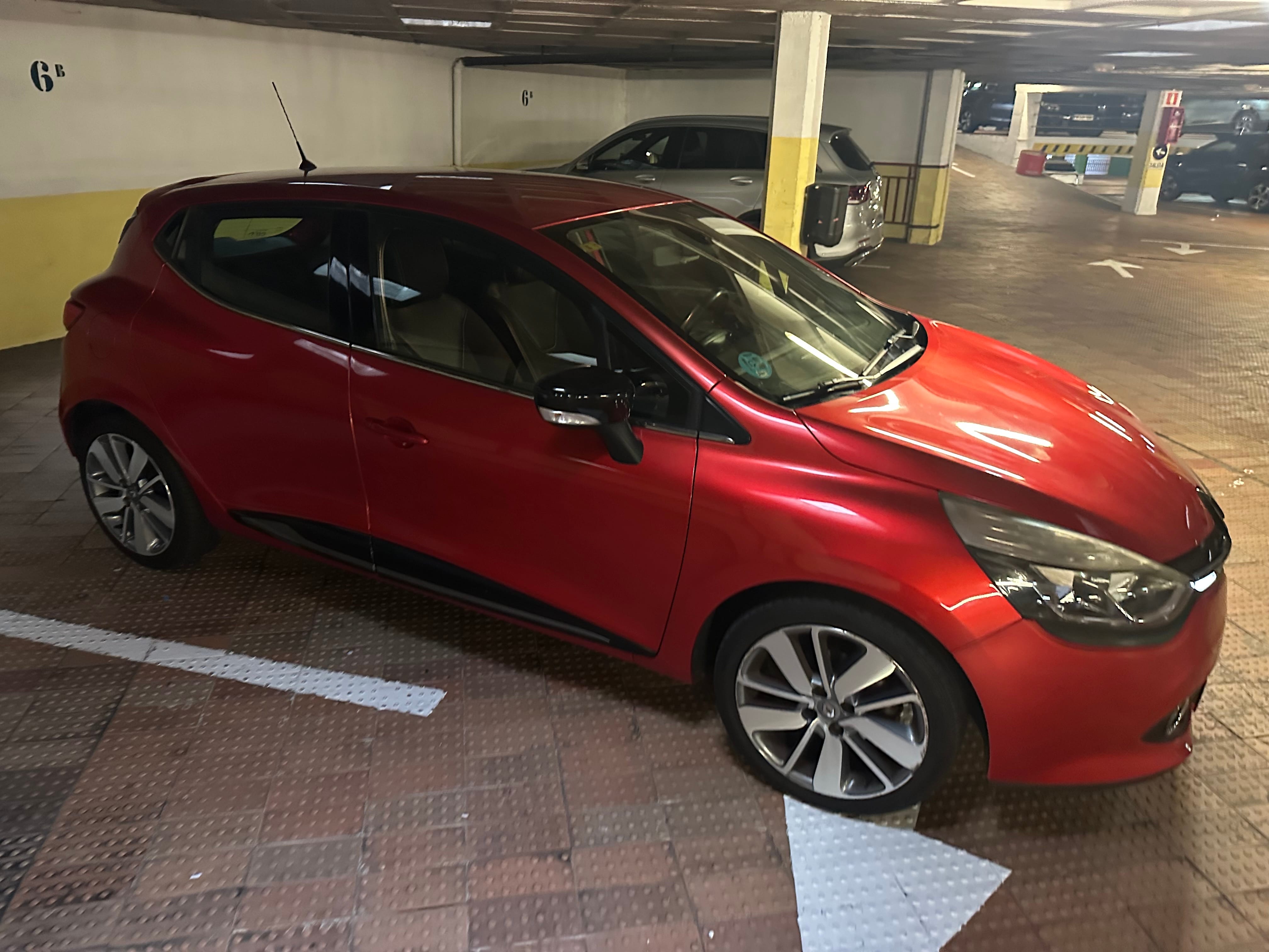 Renault Clio con Puertos de carga USB