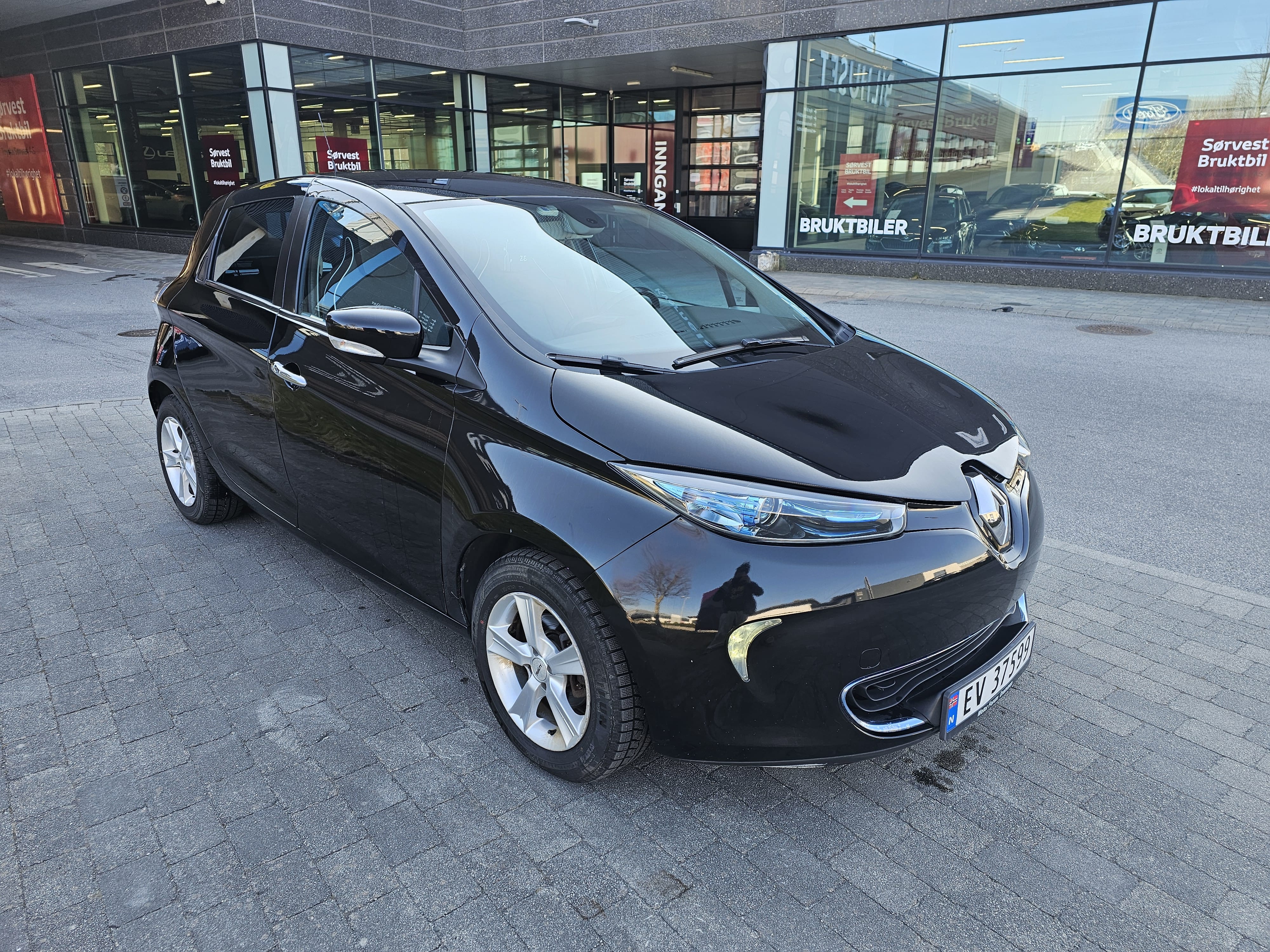 Renault ZOE Q210 – Best for City & Short Trips
