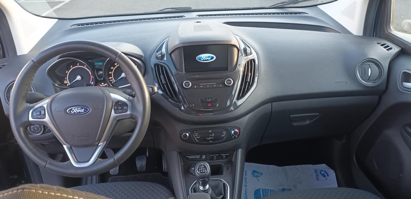 Ford Courier avec Siège bébé