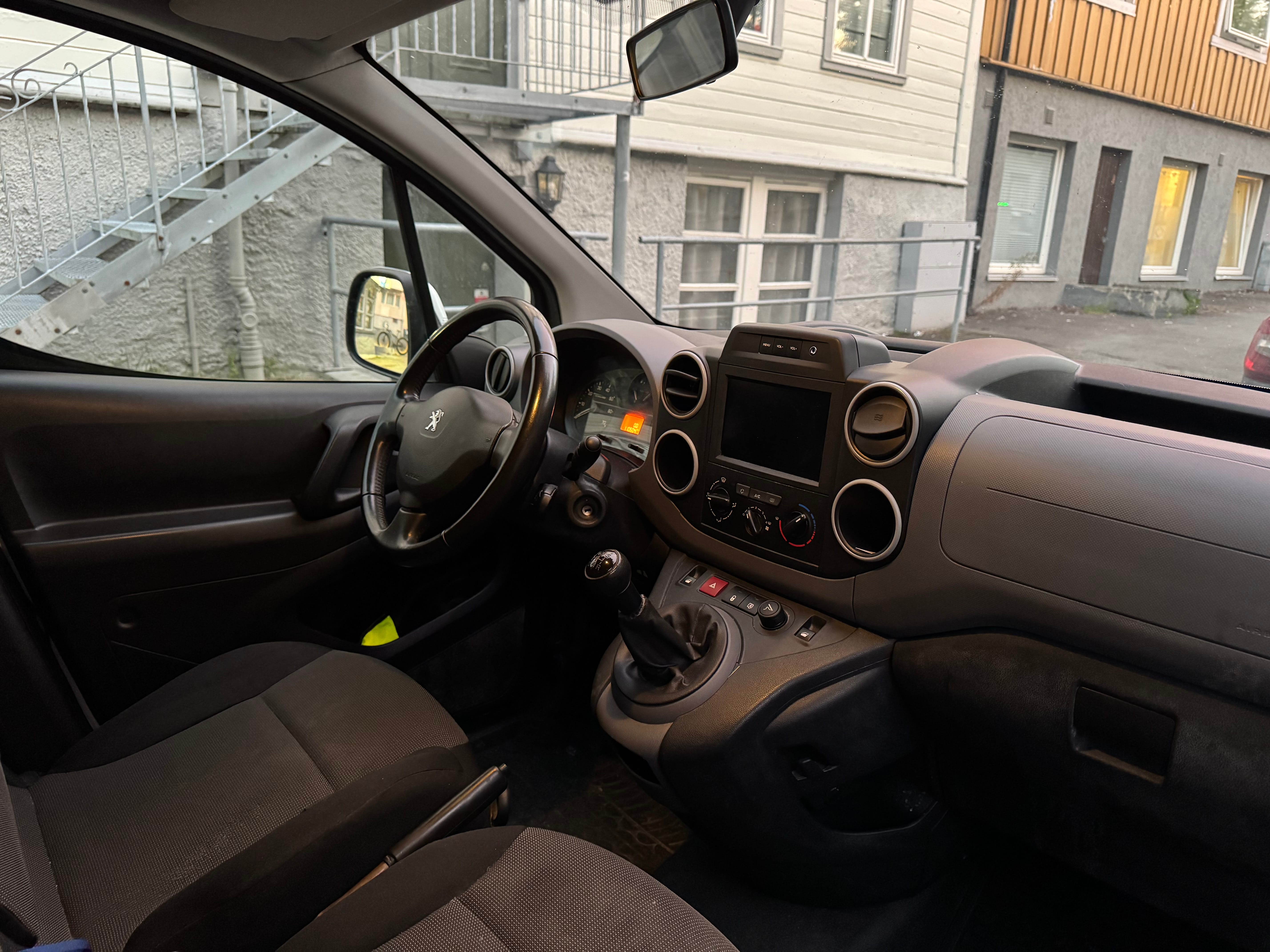 Peugeot Partner med USB ladeuttak