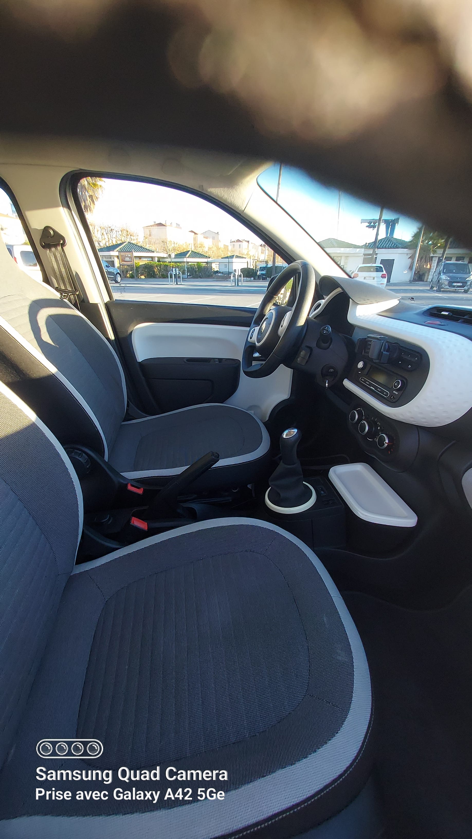 Renault Twingo III avec Siège bébé