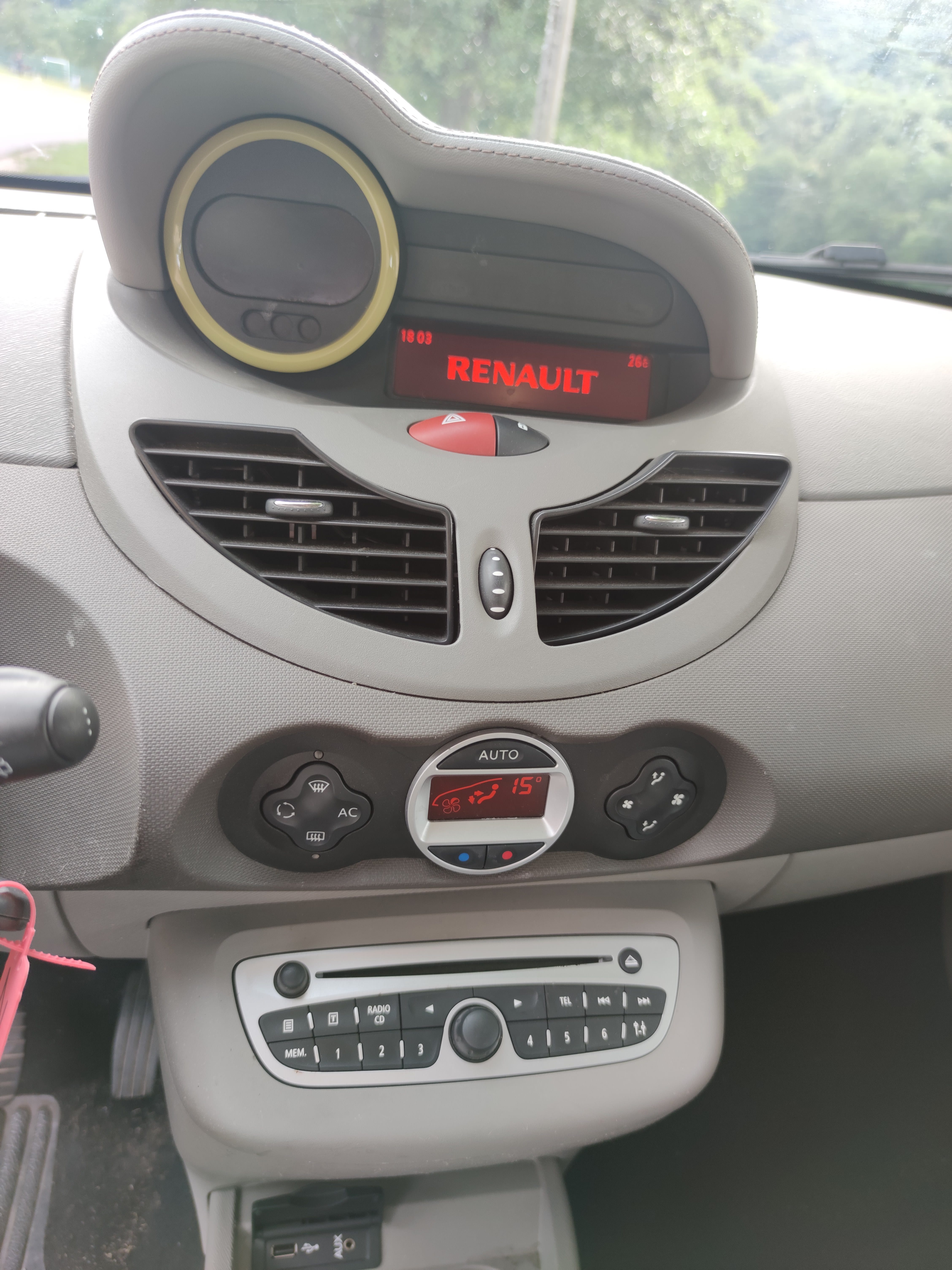 Renault Twingo avec Entrée audio / iPod