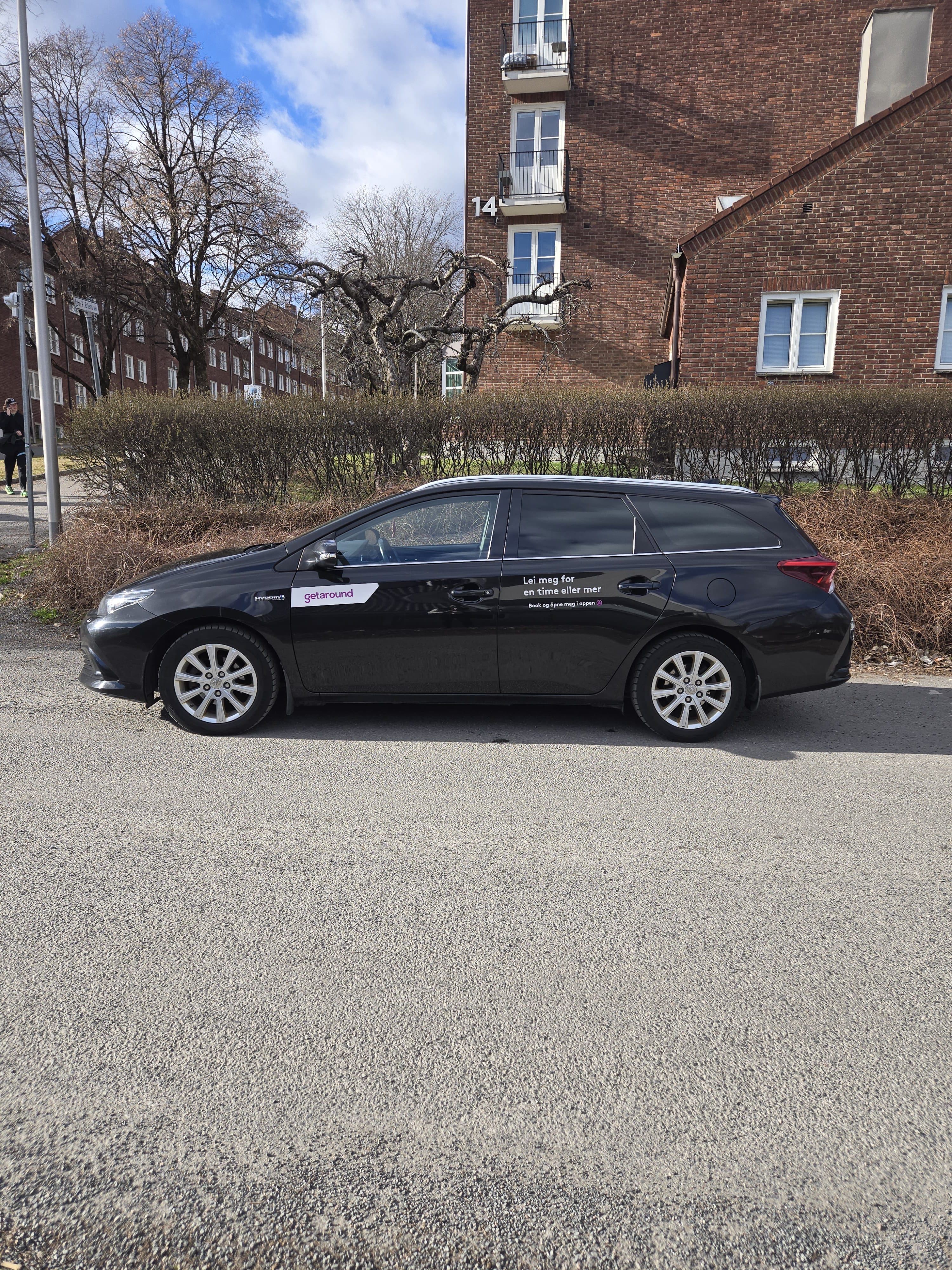 Toyota Auris Touring Sports 1,8 Hybrid, Automat, perfekt for korte og lange kjøreturer. inkl Beboerkort parkering avec Climatisation
