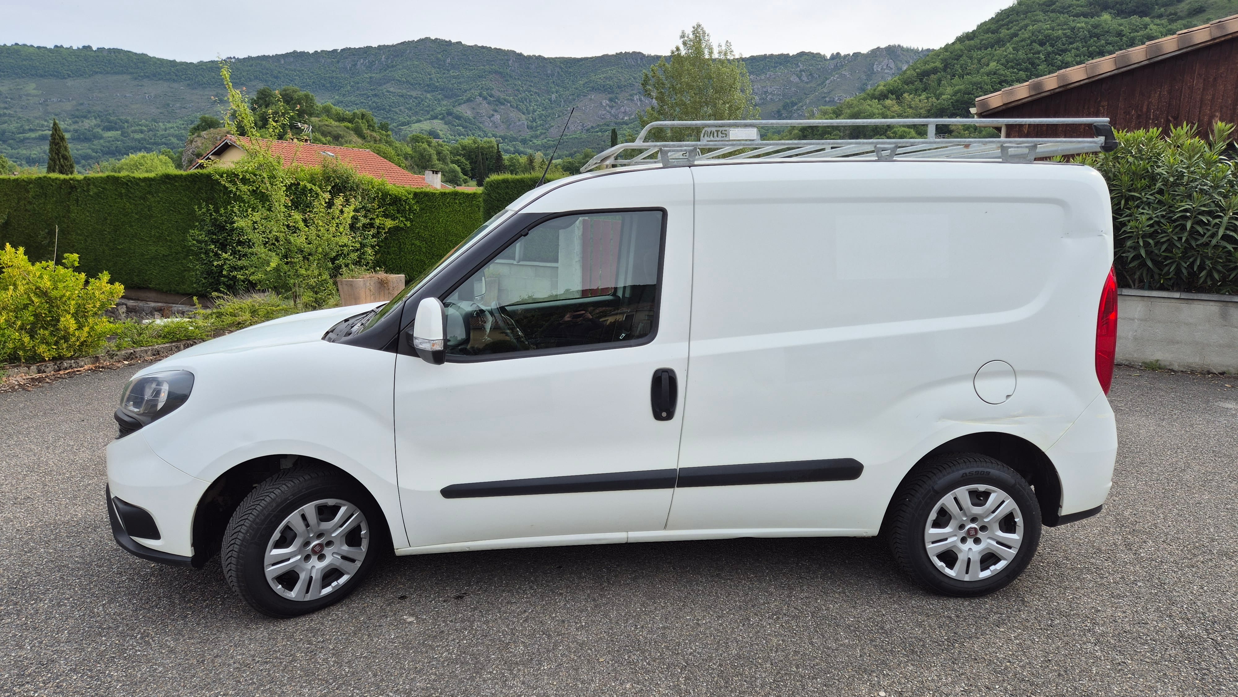 Fiat Doblo Cargo avec Climatisation
