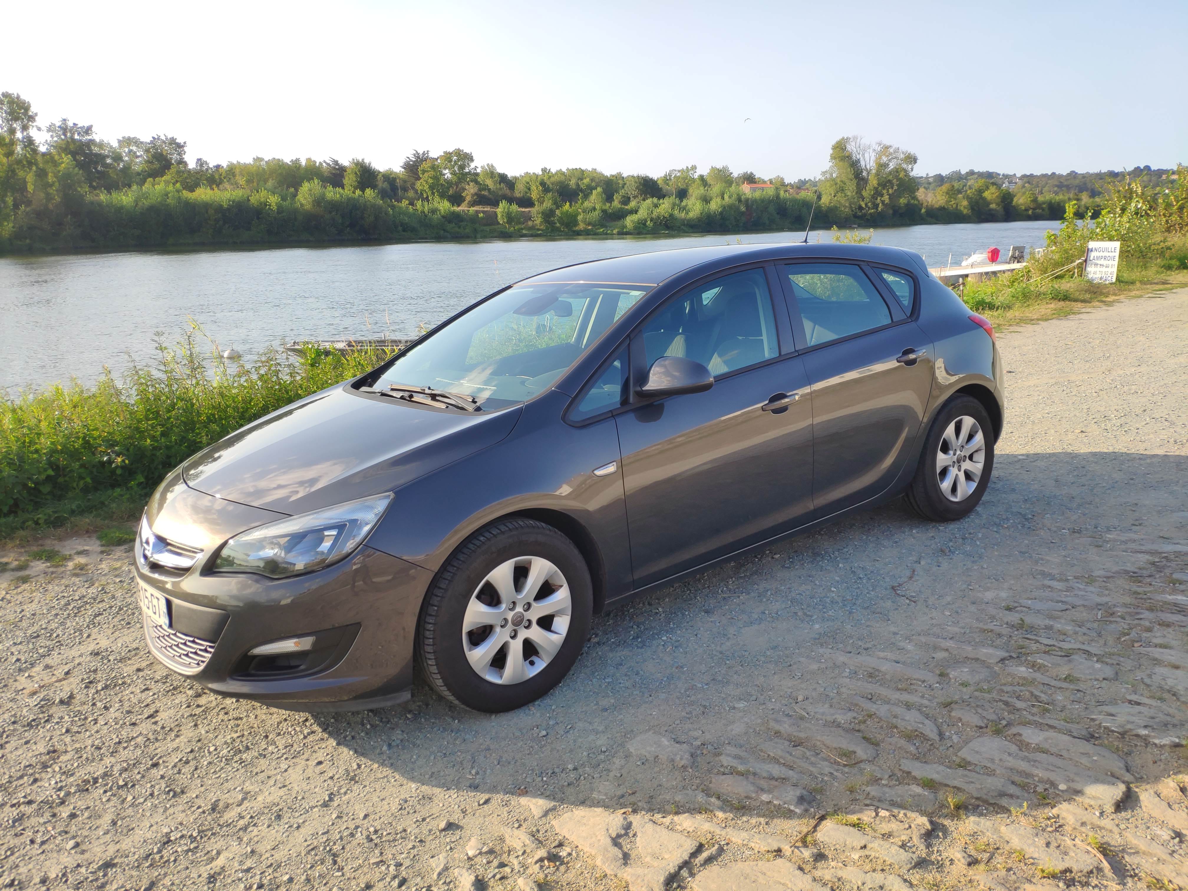 Opel Astra J 1.4L turbo essence, 2013, Essence 95