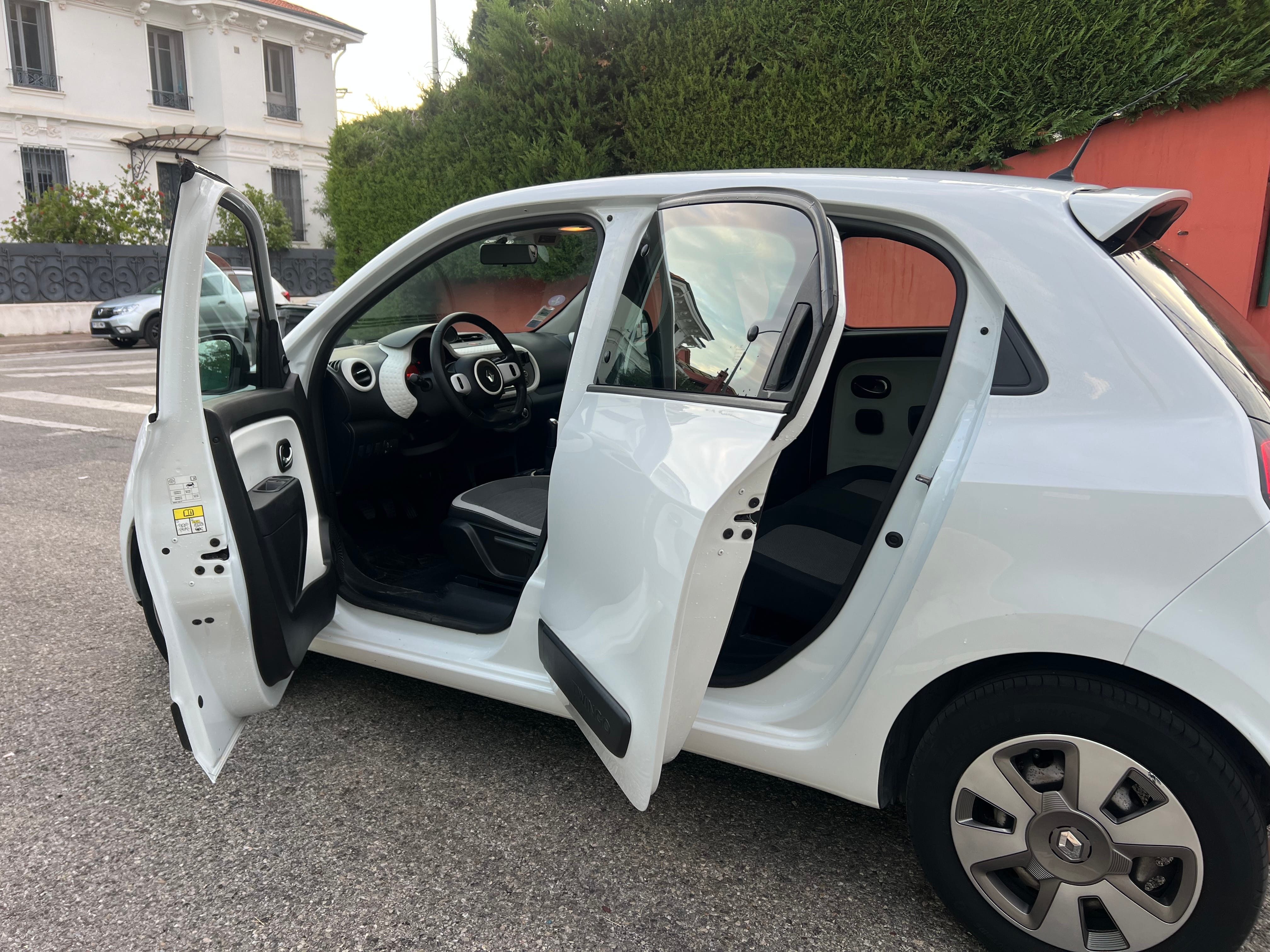 Renault Twingo III avec Entrée audio / iPod