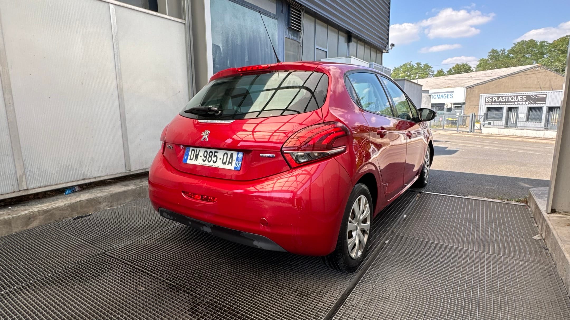 Peugeot 208 avec Autoradio