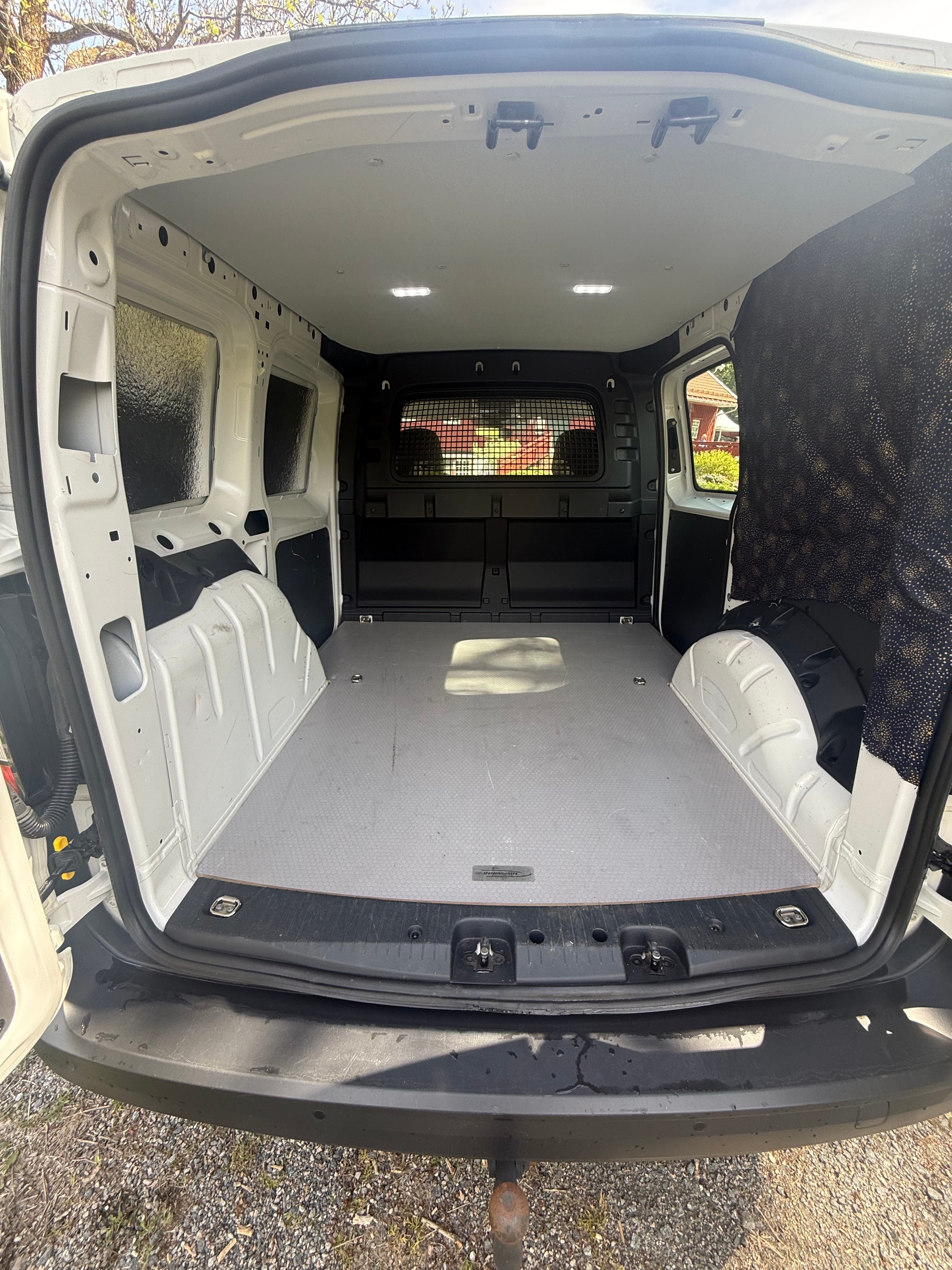 Volkswagen Caddy Varebil med Bilradio