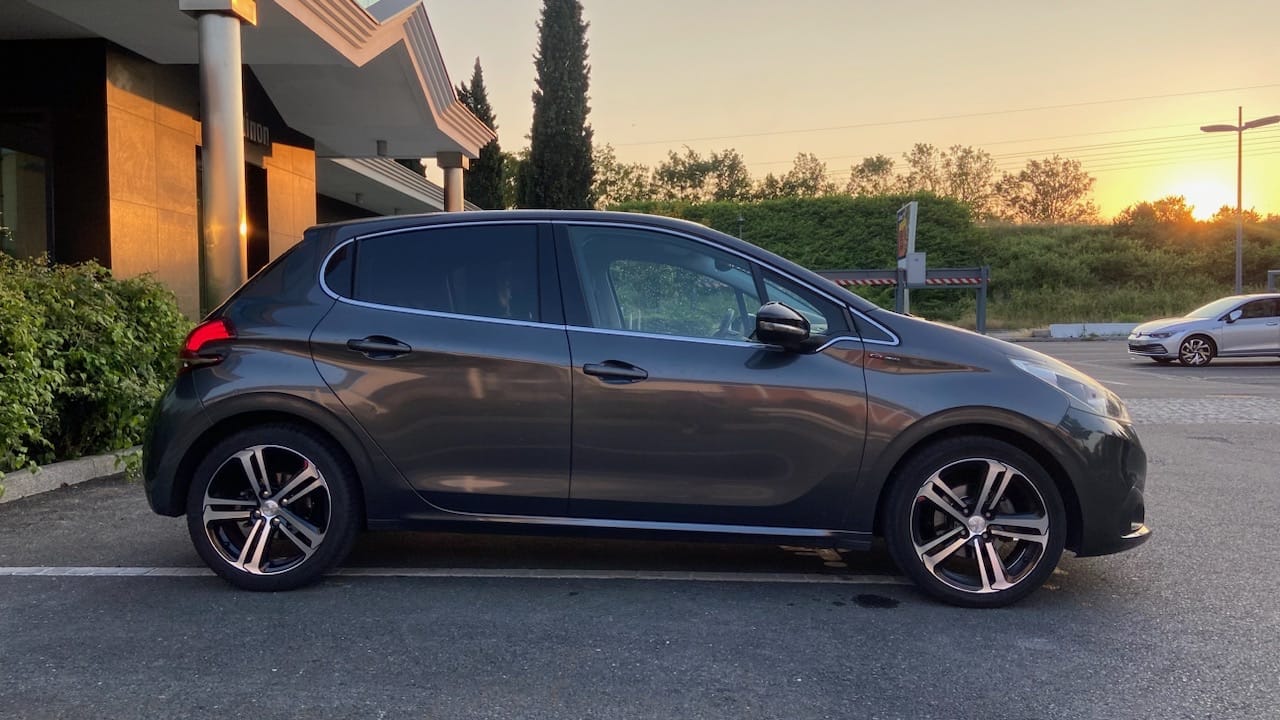 Peugeot 208 avec Régulateur de vitesse