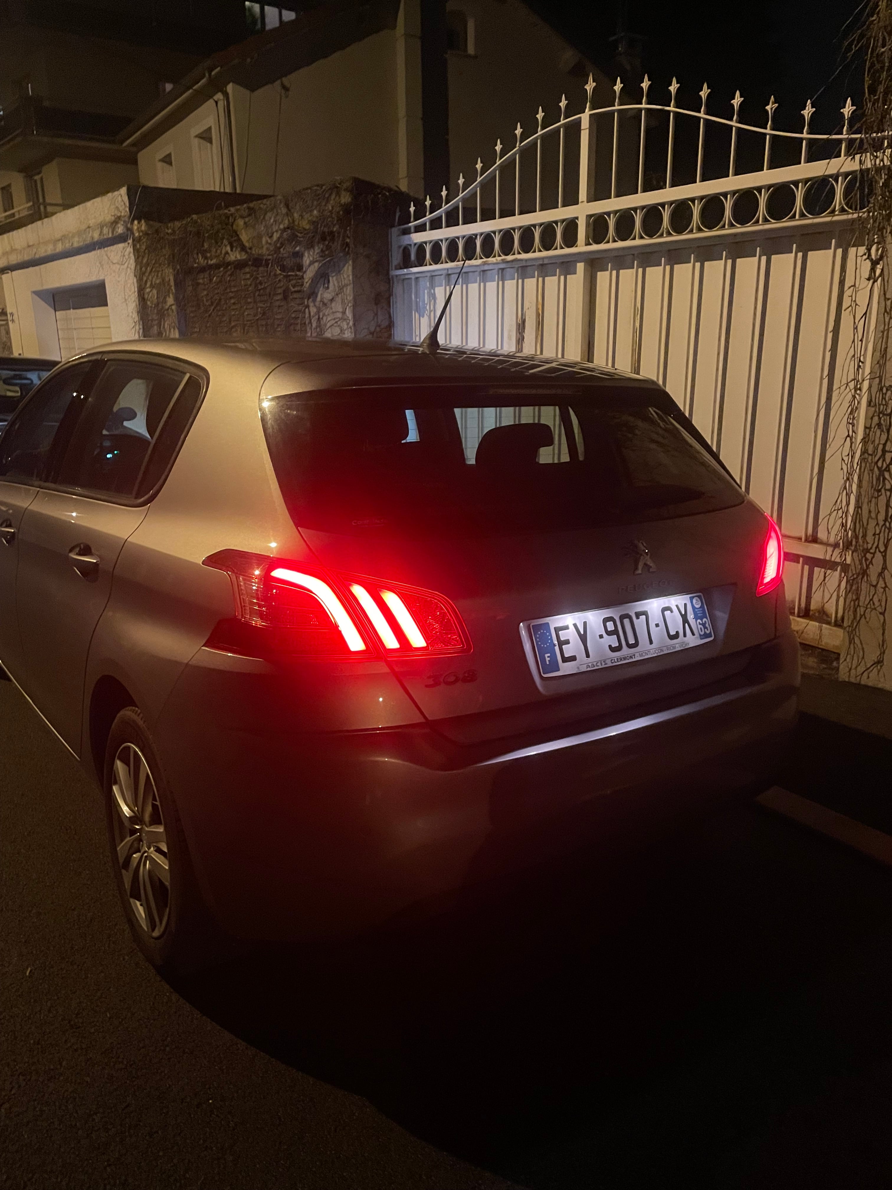 Peugeot 308 avec GPS