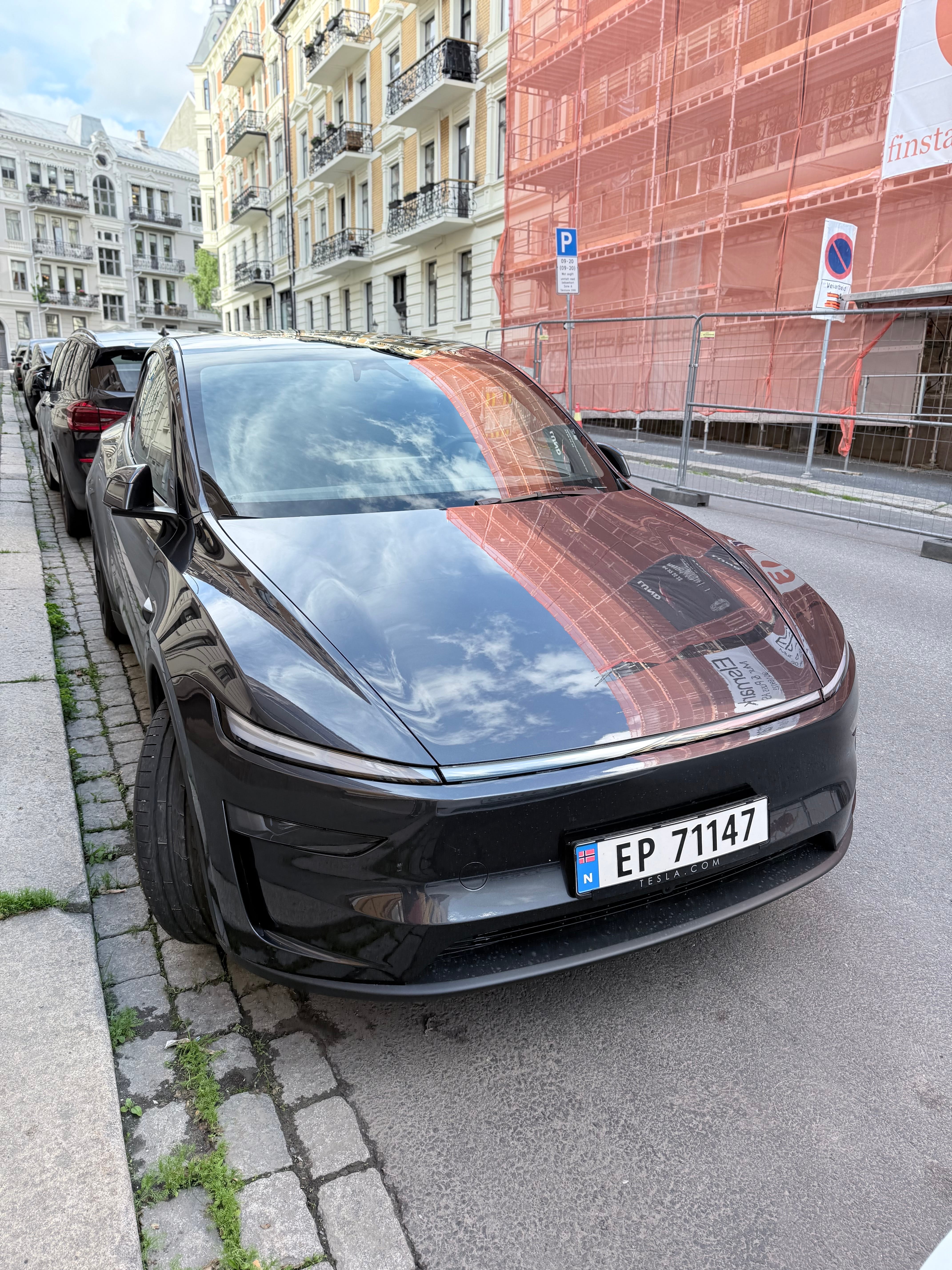 Tesla Model Y Long Range, 2025, Elektro, Automatik