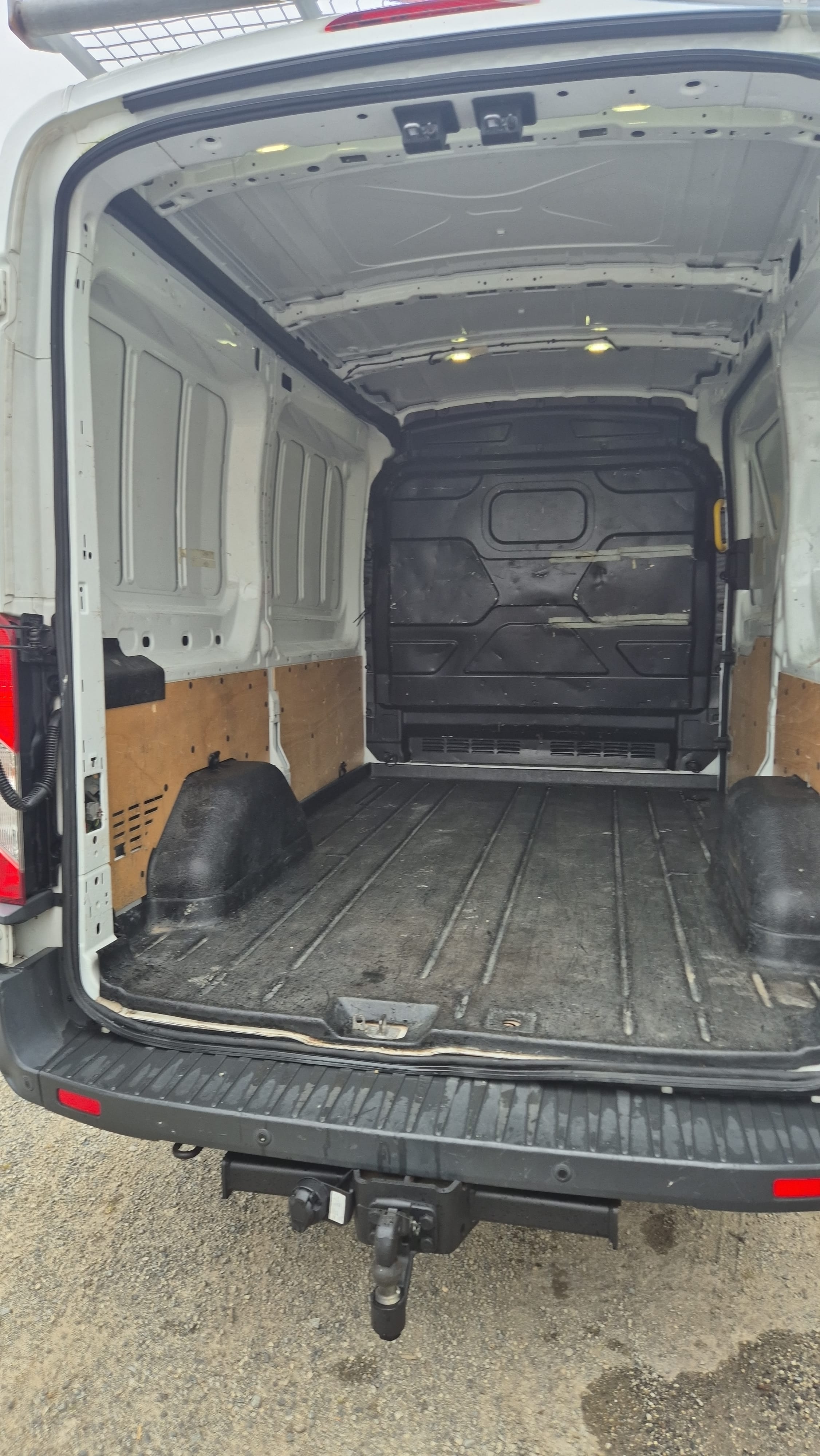 Ford Transit Fourgon avec GPS