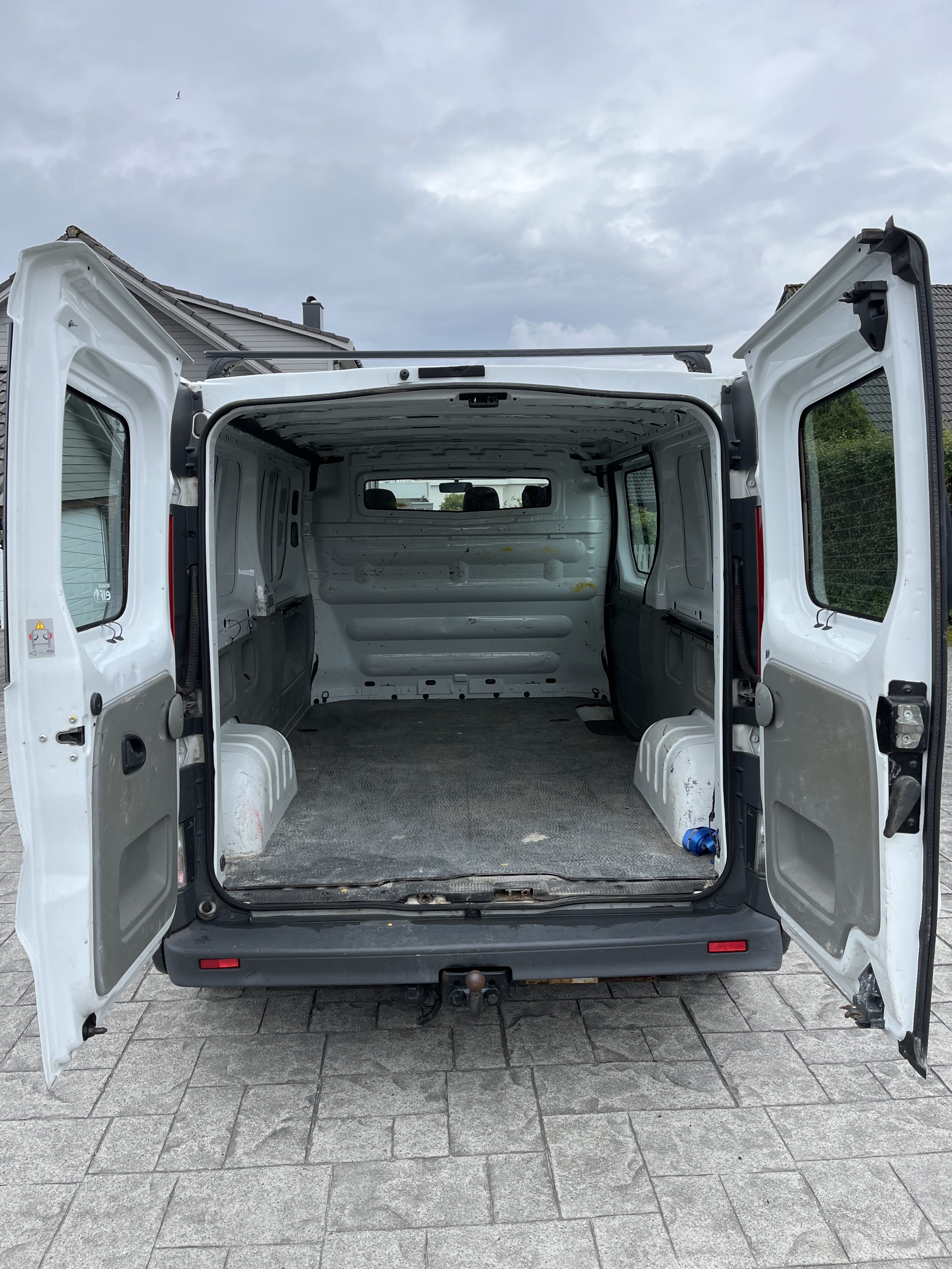 Renault Trafic 2.0 DCI 115 med Tilhengerfeste