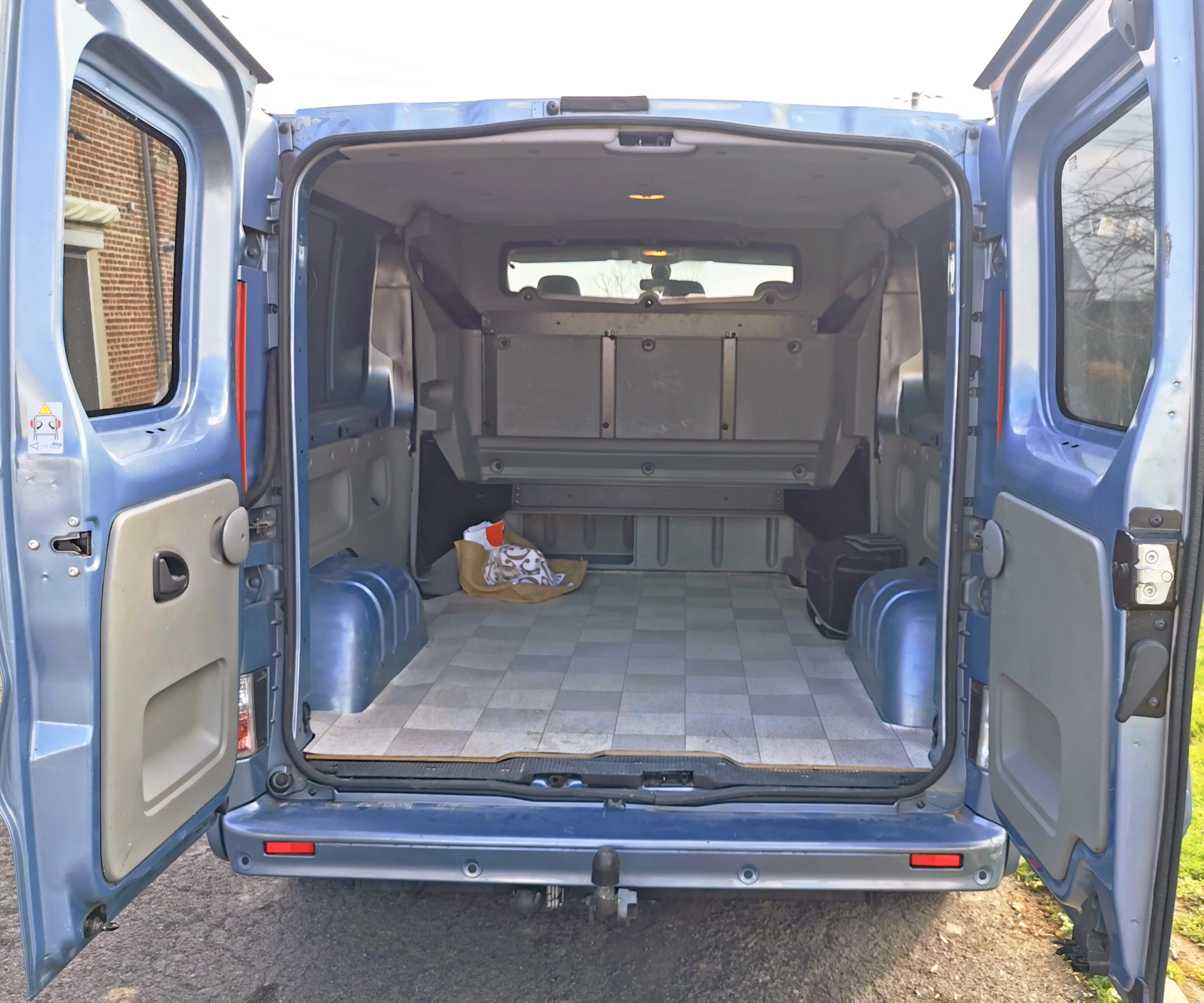 Renault Trafic Double Cabine  2.5 dci avec Audio Bluetooth