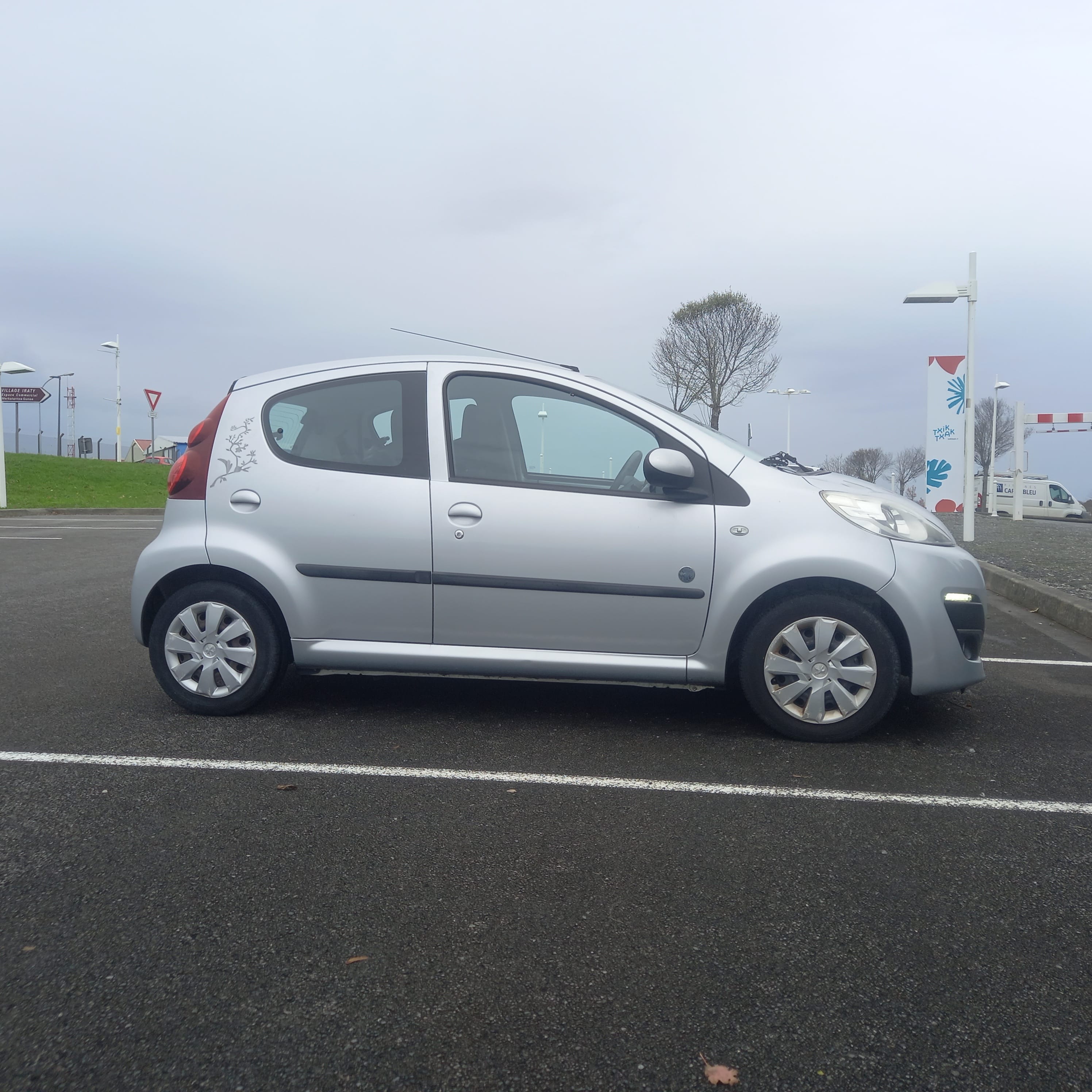 Peugeot 107 ENVY avec Climatisation