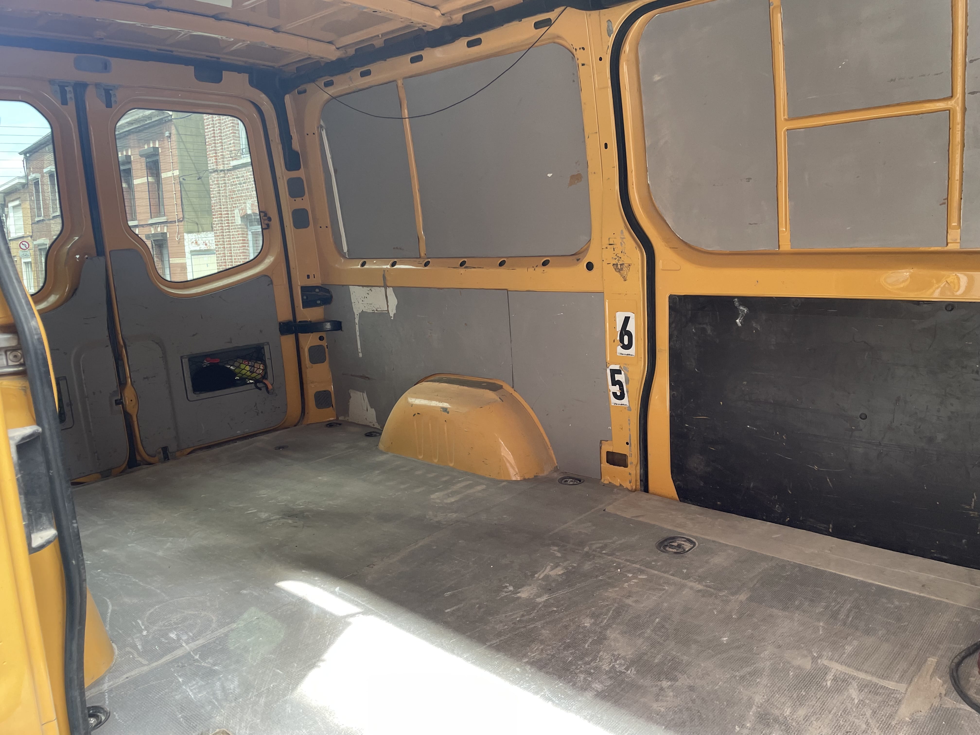 Mercedes-Benz Sprinter avec Pneus neige