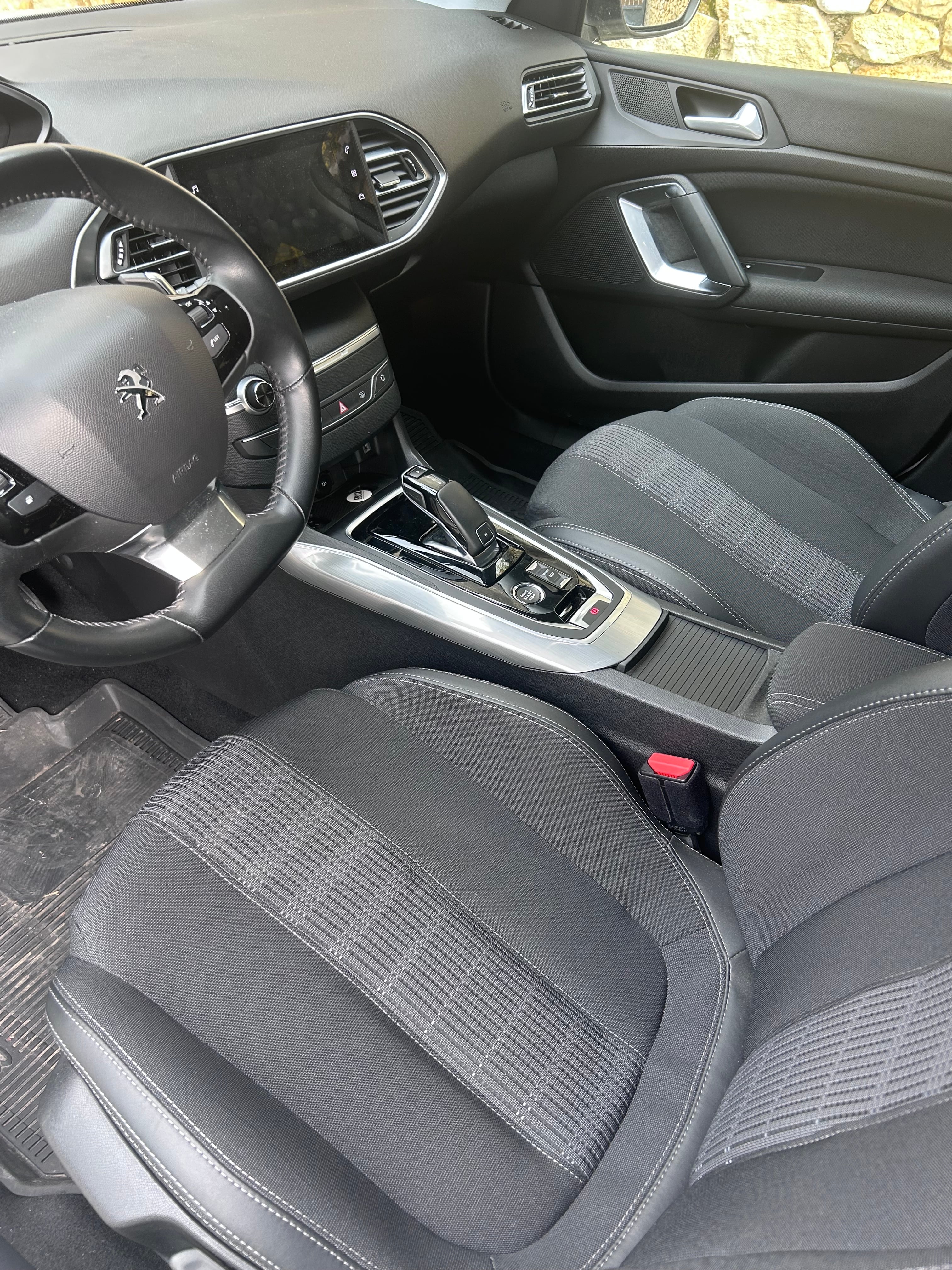Peugeot 308 SW avec Apple CarPlay