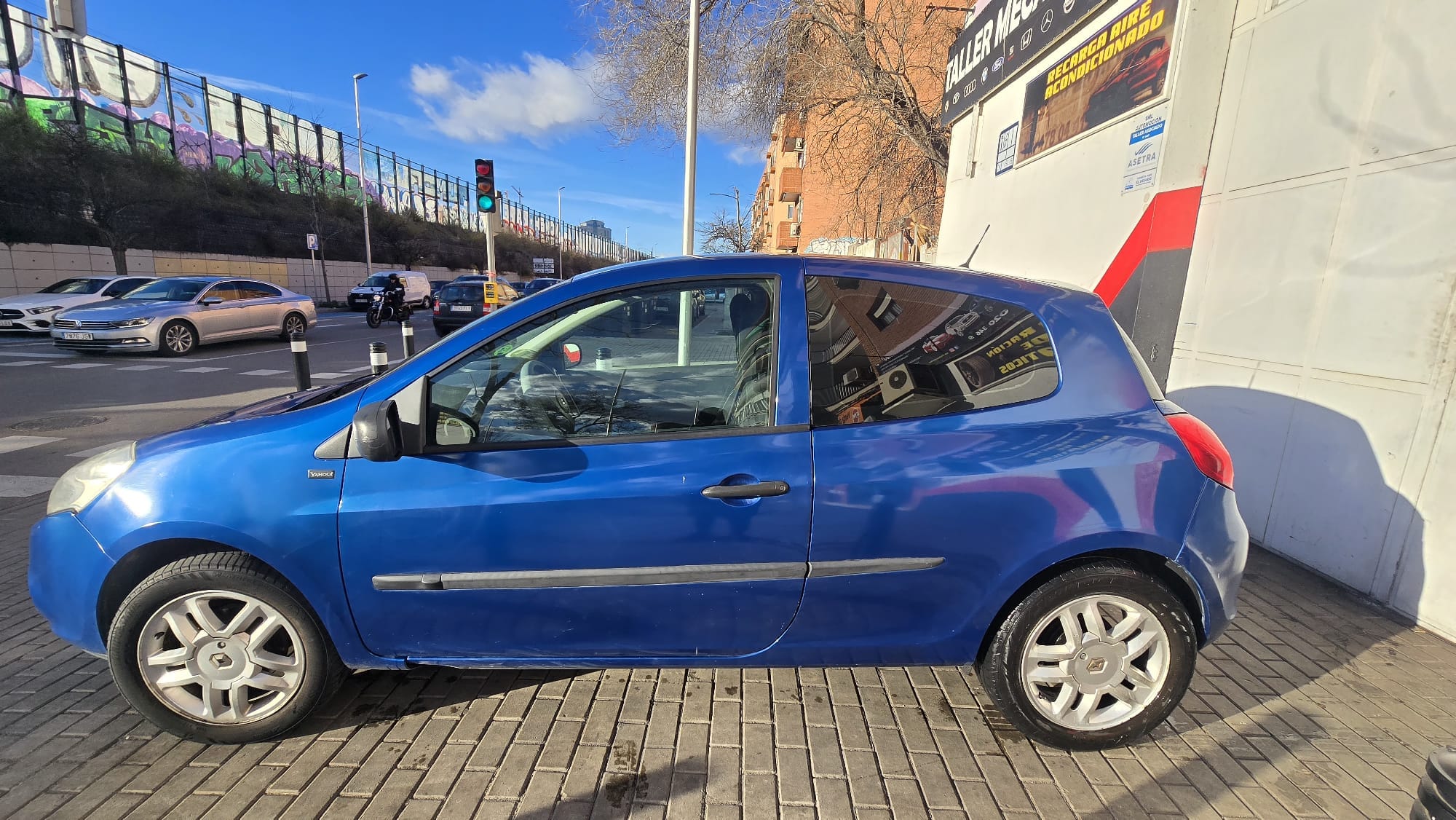 Renault Clio E-tech with Air conditioning