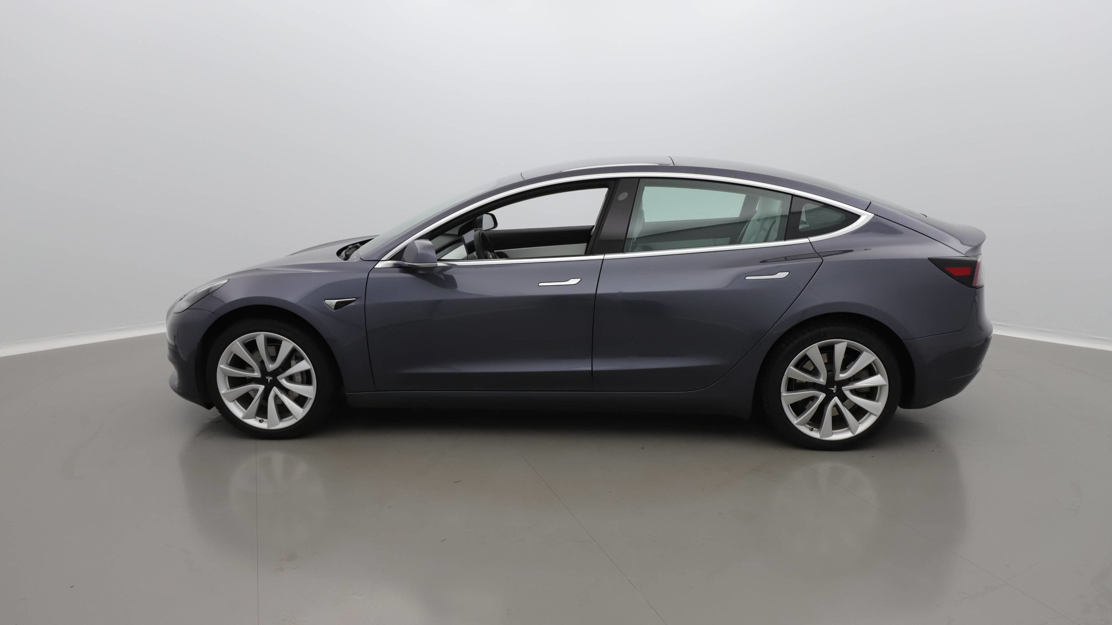 Tesla Model 3 Standard Range Plus avec Climatisation