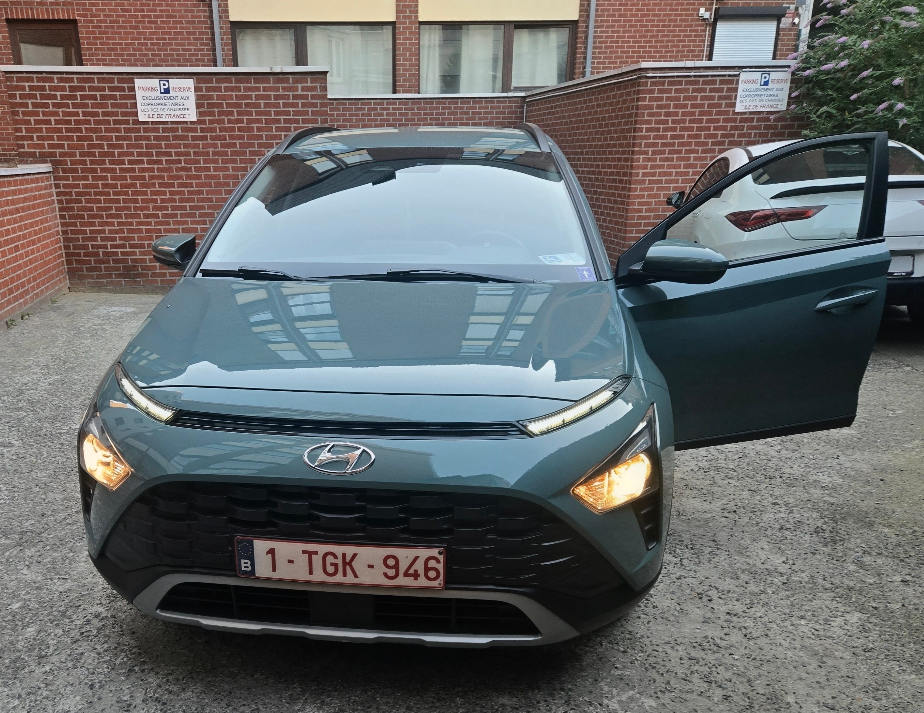 Hyundai Bayon 1000cc hybride, 2023, Euro 95 (E10), automatisch