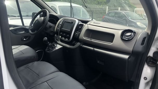 Renault Trafic a louer Quartier Paludate– Idéal pour vos déménagements et transports professionnels ! avec GPS