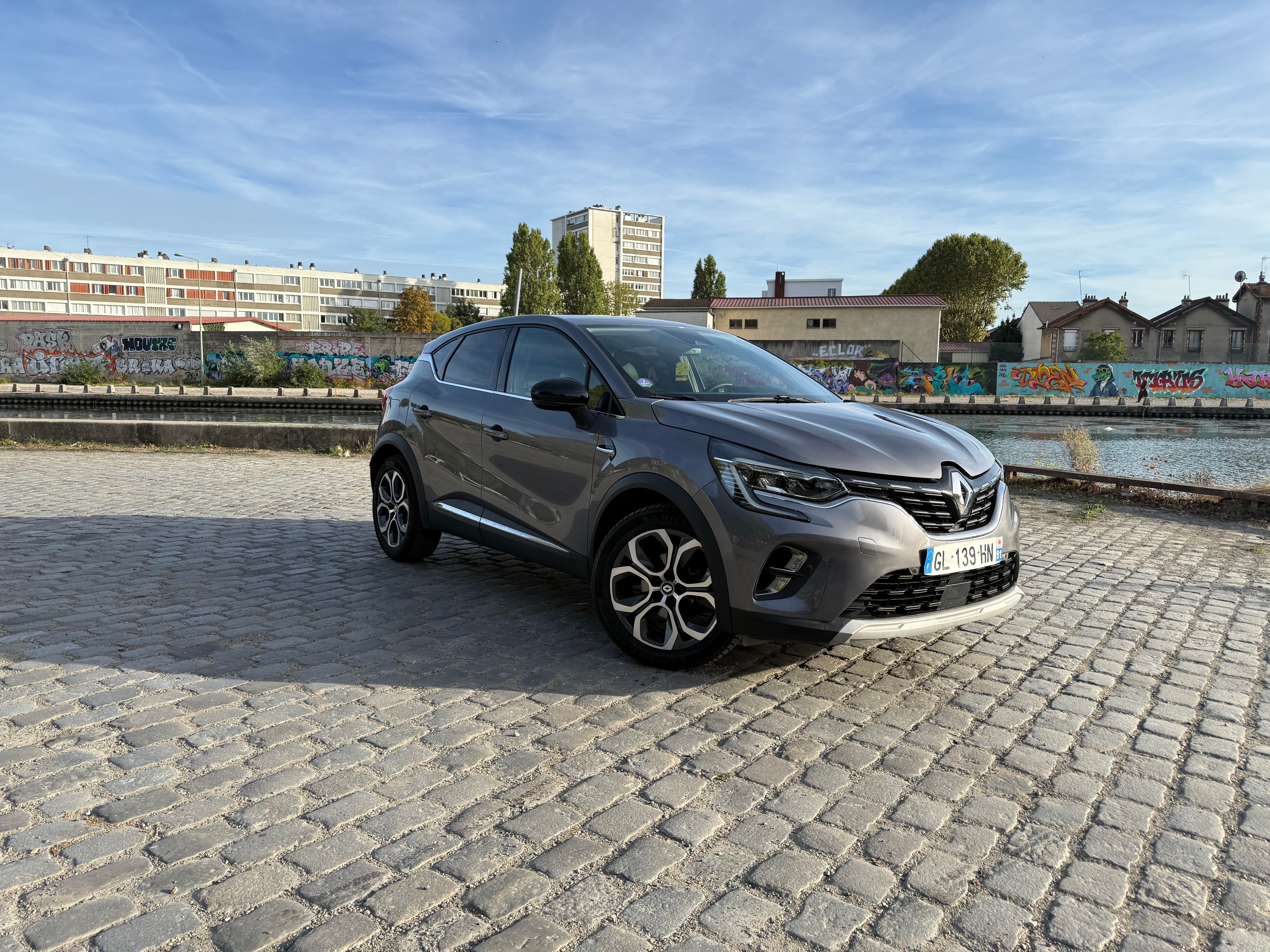 Renault Captur, 2022, Essence 95 / Électrique (hybride), automatique
