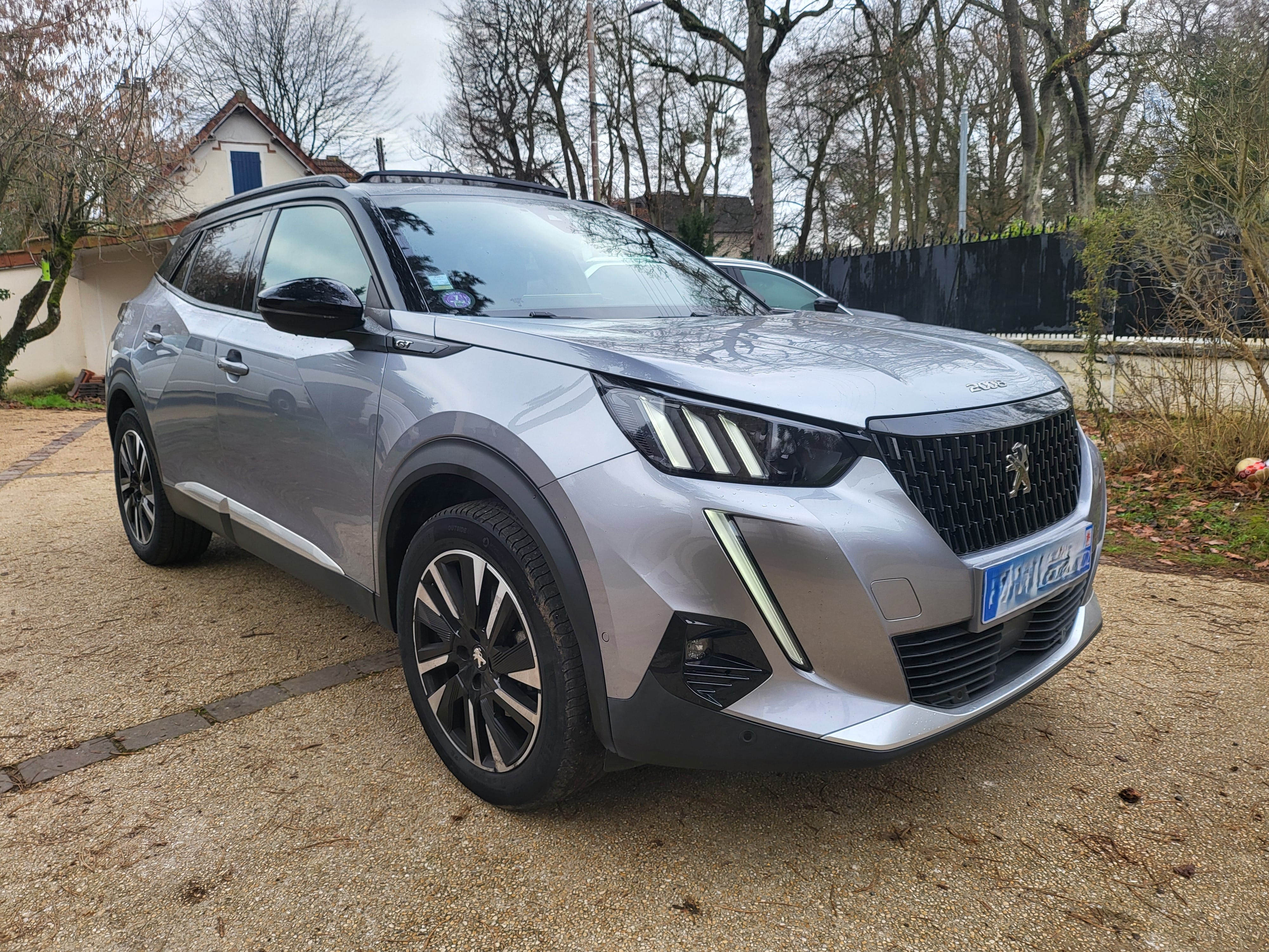 Peugeot 2008 *LIVRAISON* GT Line Toit ouvrant + Sièges chauf + Android Apple Carplay, 2020, Essence 98, automatique