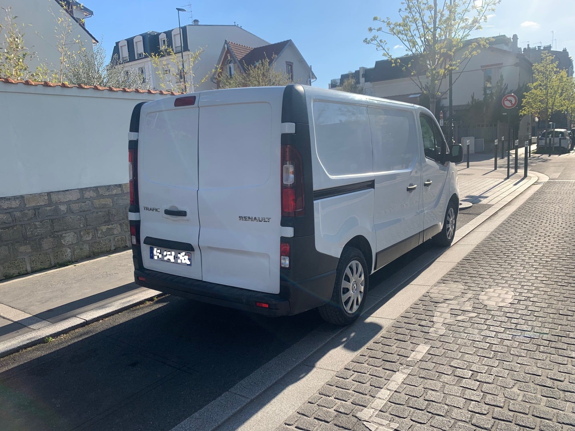 Renault Trafic 6m3 DCI 120cv Clim-Caméra recul-GPS-CarPlay - Android auto avec diable avec GPS