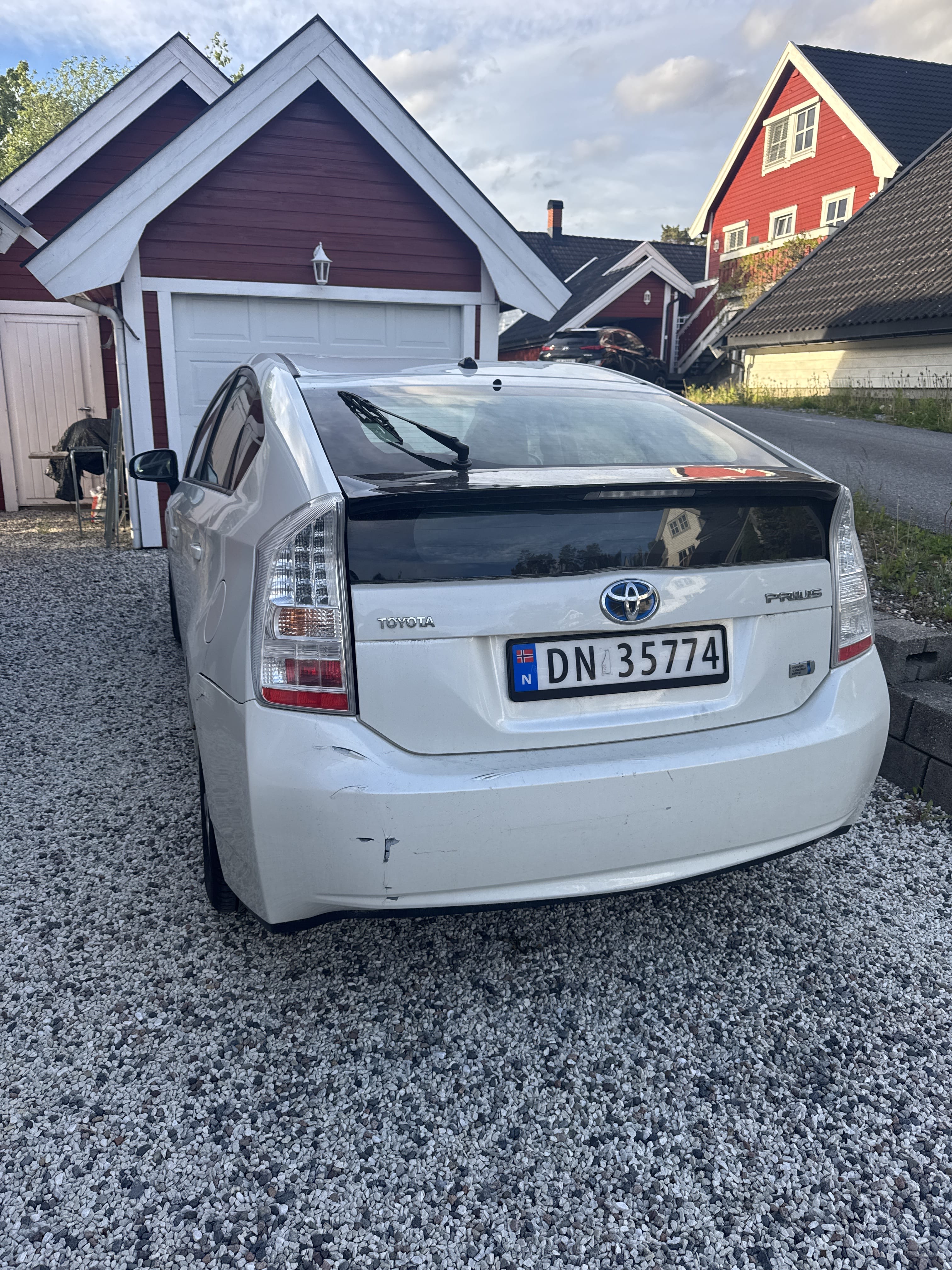 Toyota Prius, 2010, Blyfri 95 / Elektrisk (hybrid), automatisk