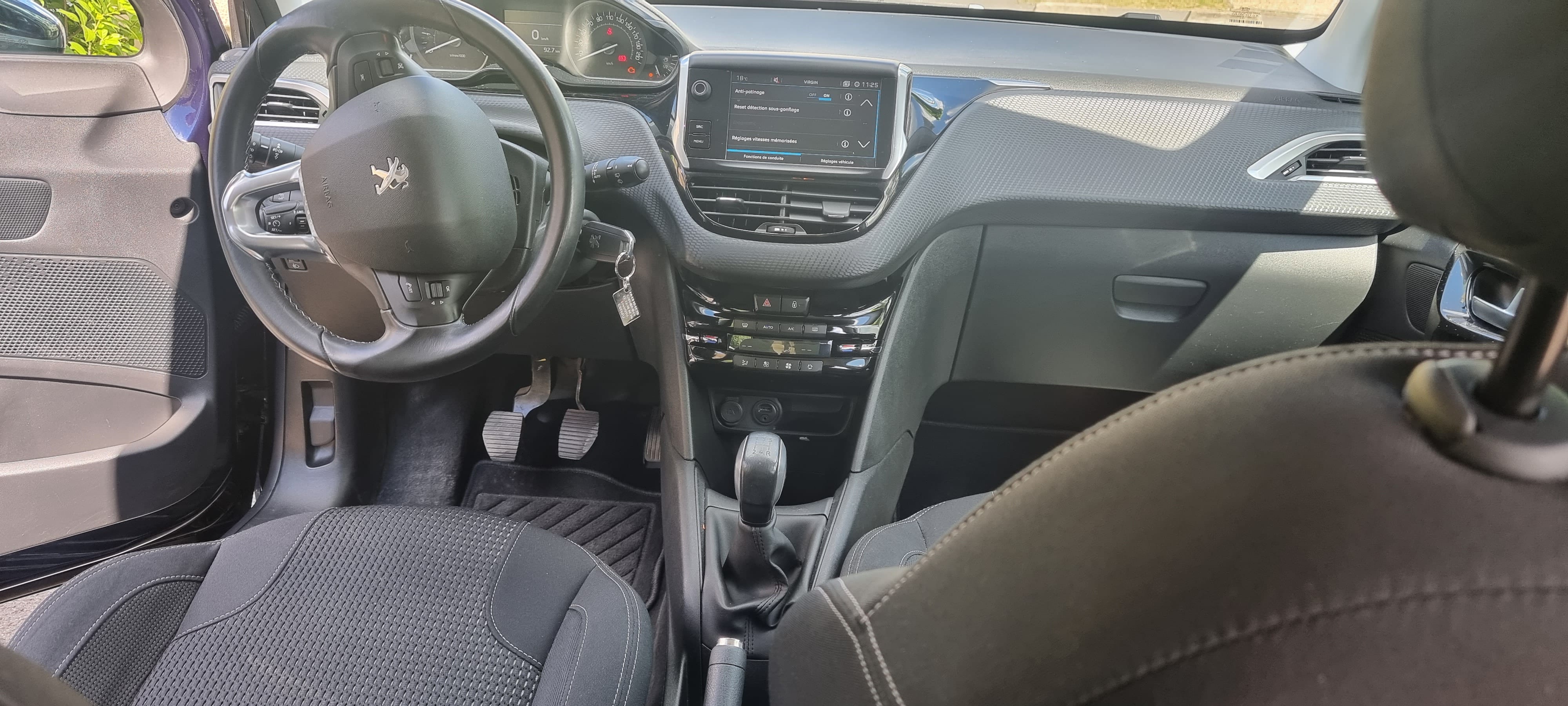 Peugeot 208 avec GPS