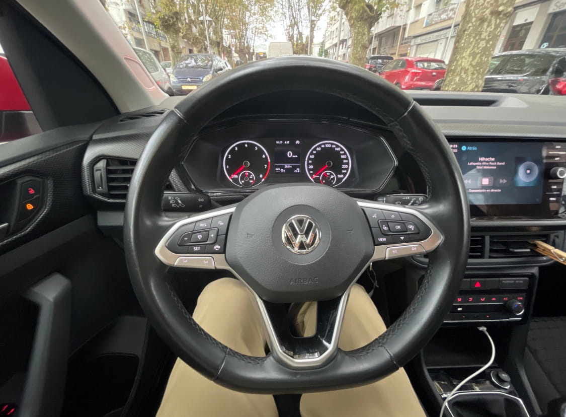 Volkswagen T-Cross con GPS