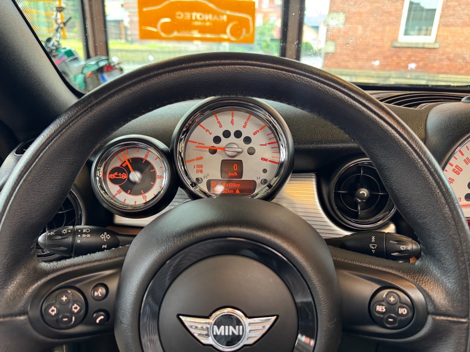 Mini Roadster con Audio Bluetooth