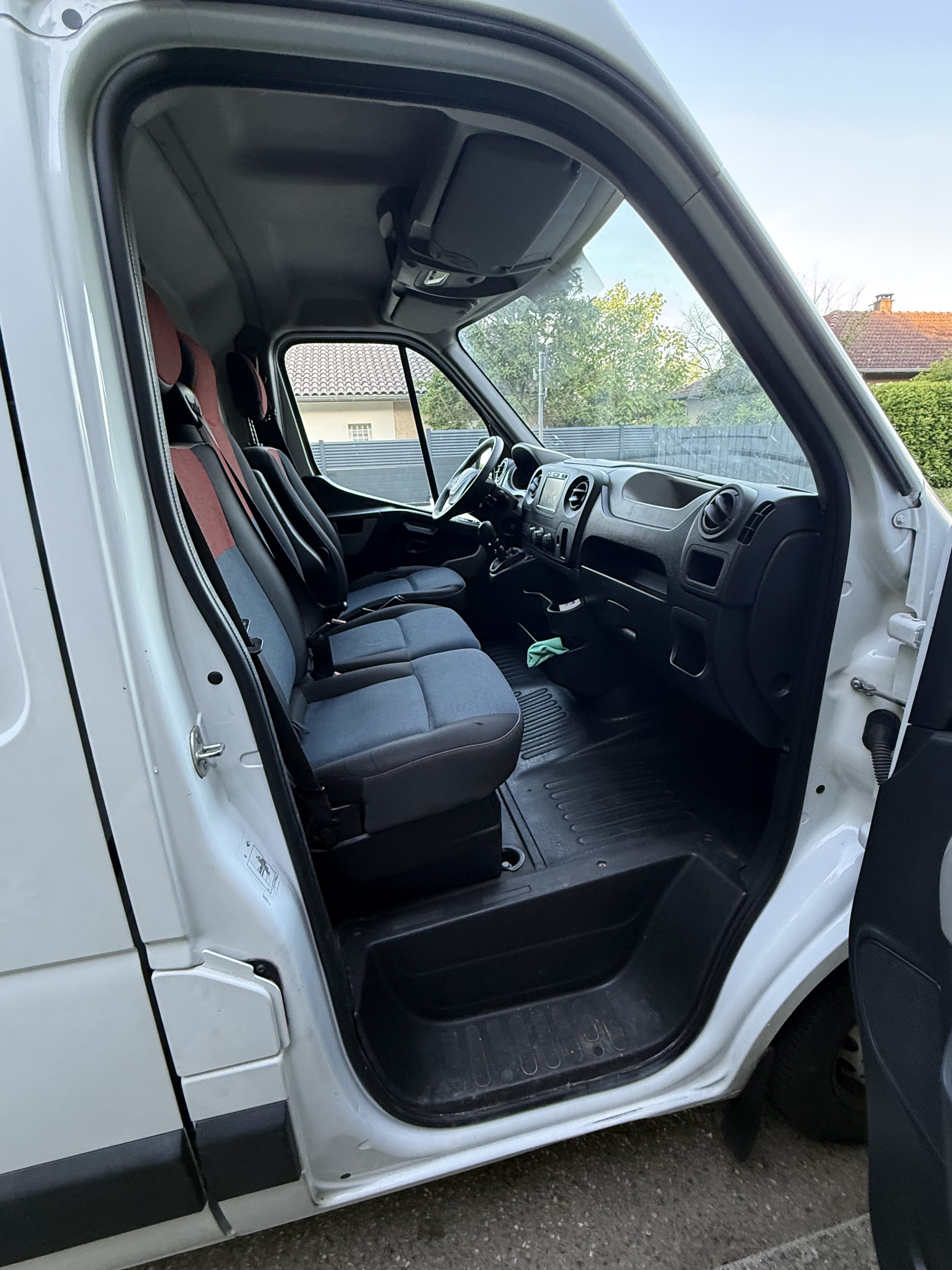 Renault Master avec Autoradio